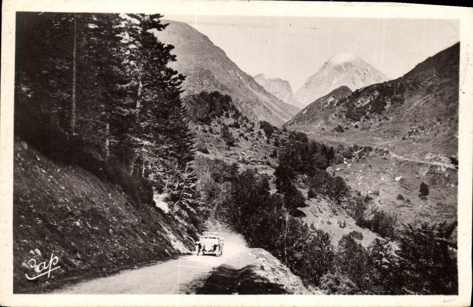 CPA Bagneres de Bigorre La route du Tourmalet et le Pic du Midi 