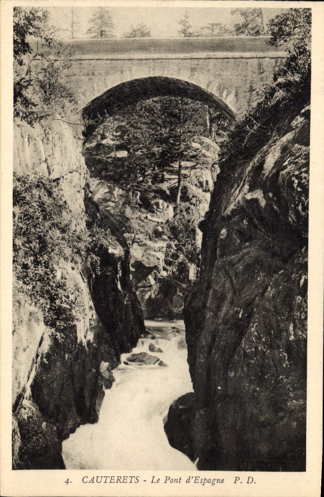 CPA Cauterets Le Pont d'Espagne 