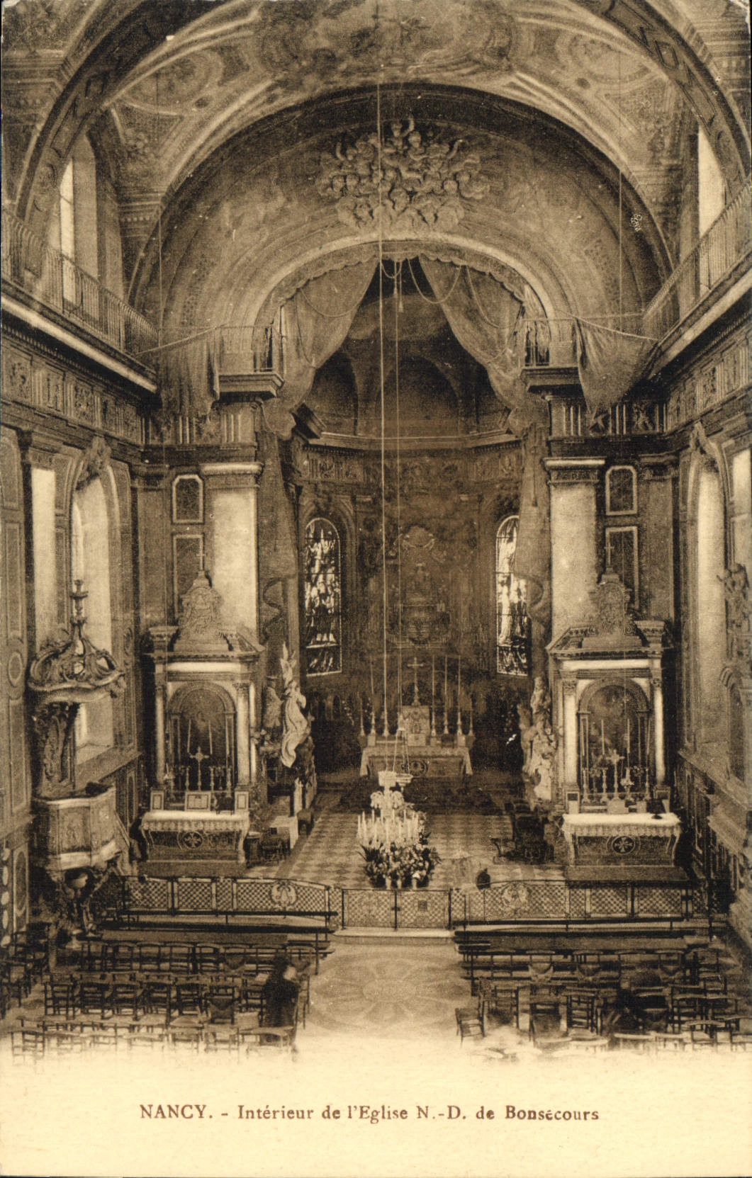 CPA Nancy Interieur de l'Eglise de Bonsecours 