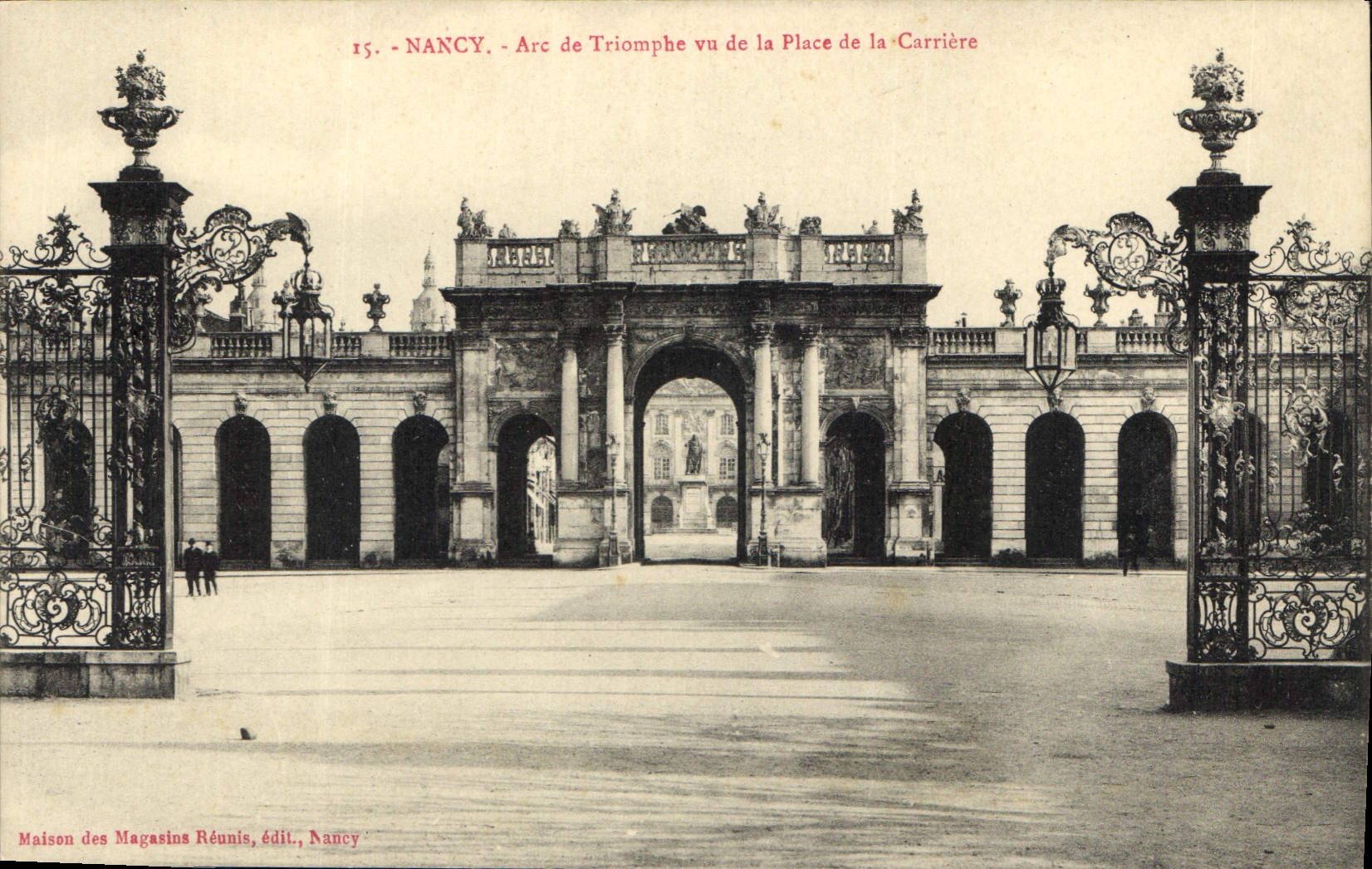 CPA Nancy Arc de Triomphe vu de la Place de la Carriere 