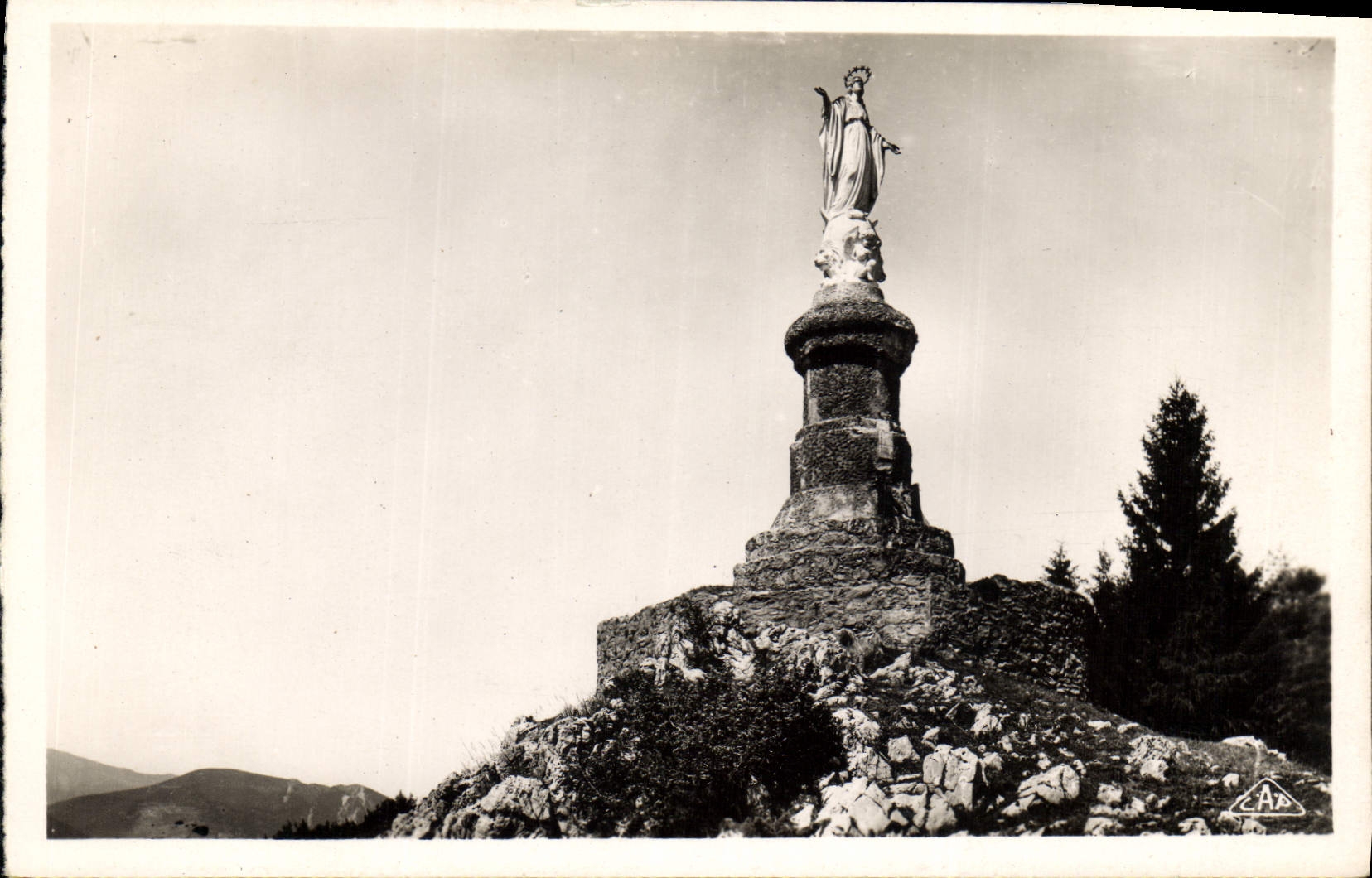 CPA Bagneres de Bigorre La Vierge au Sommet du Bedat