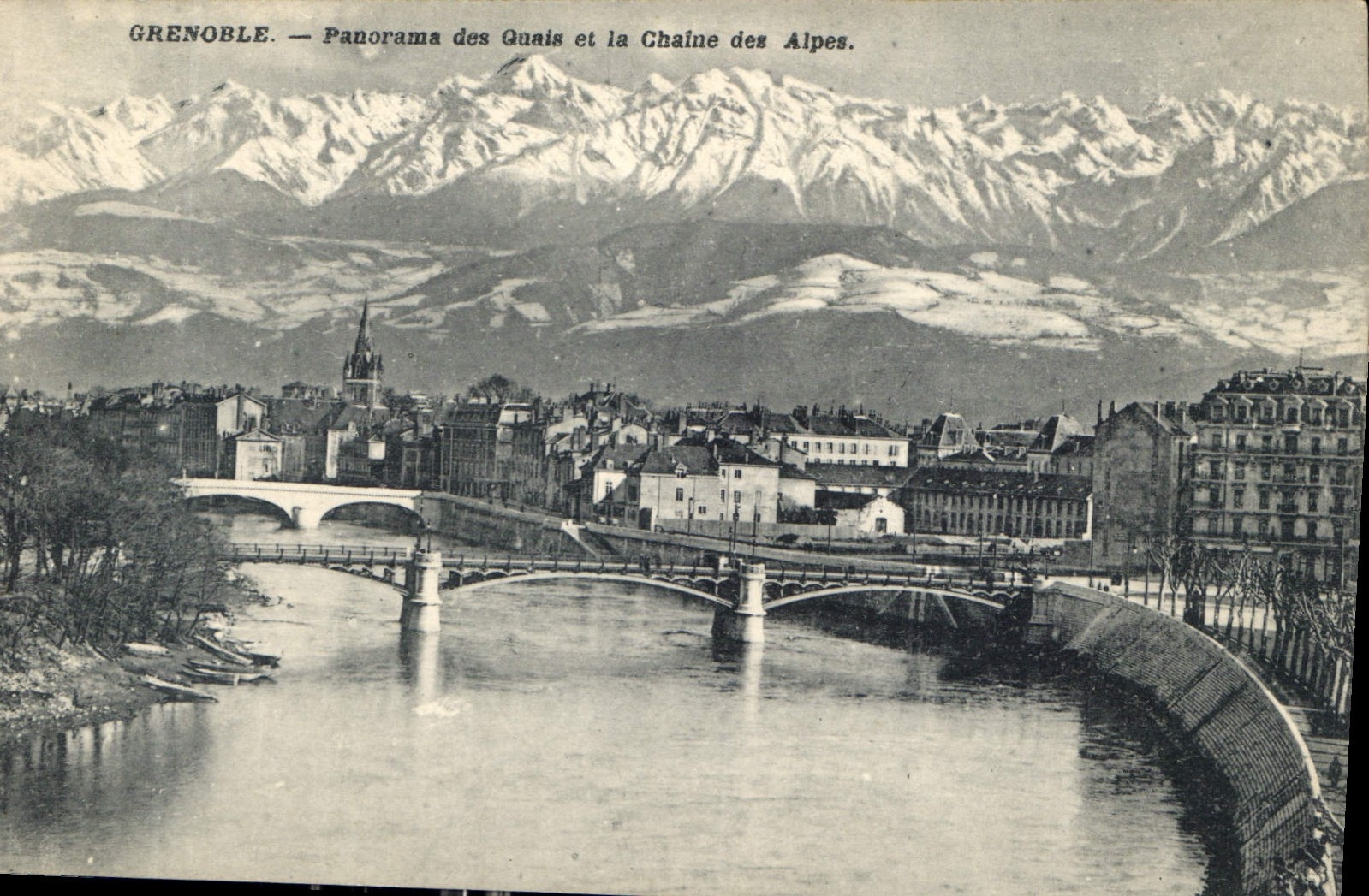 CPA Grenoble Panorama des Quais et la Chaine des Alpes 