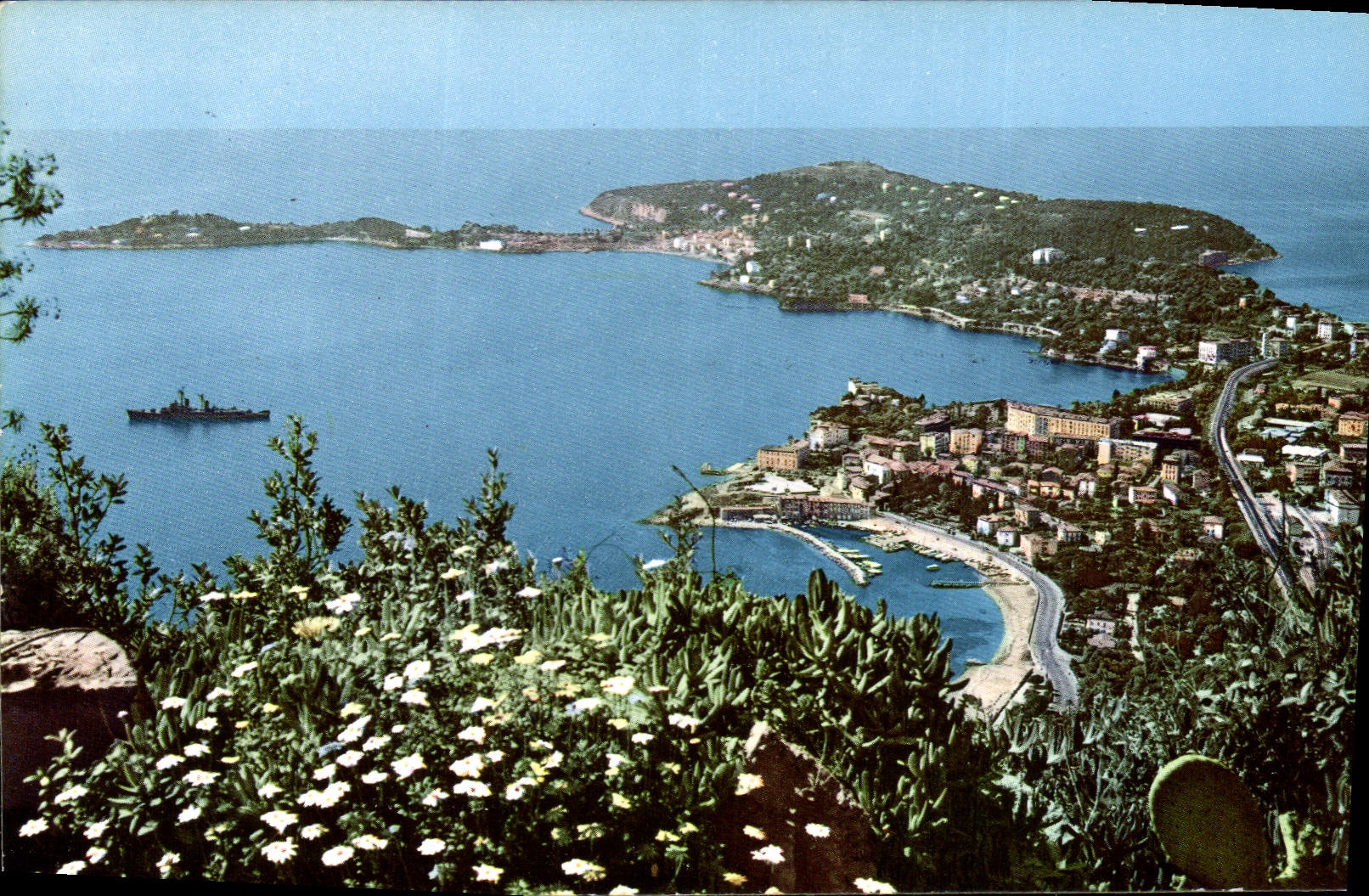 CPA Cote d'Azur Beaulieu sur Mer et le Cap Ferrat Vue Panoramique 