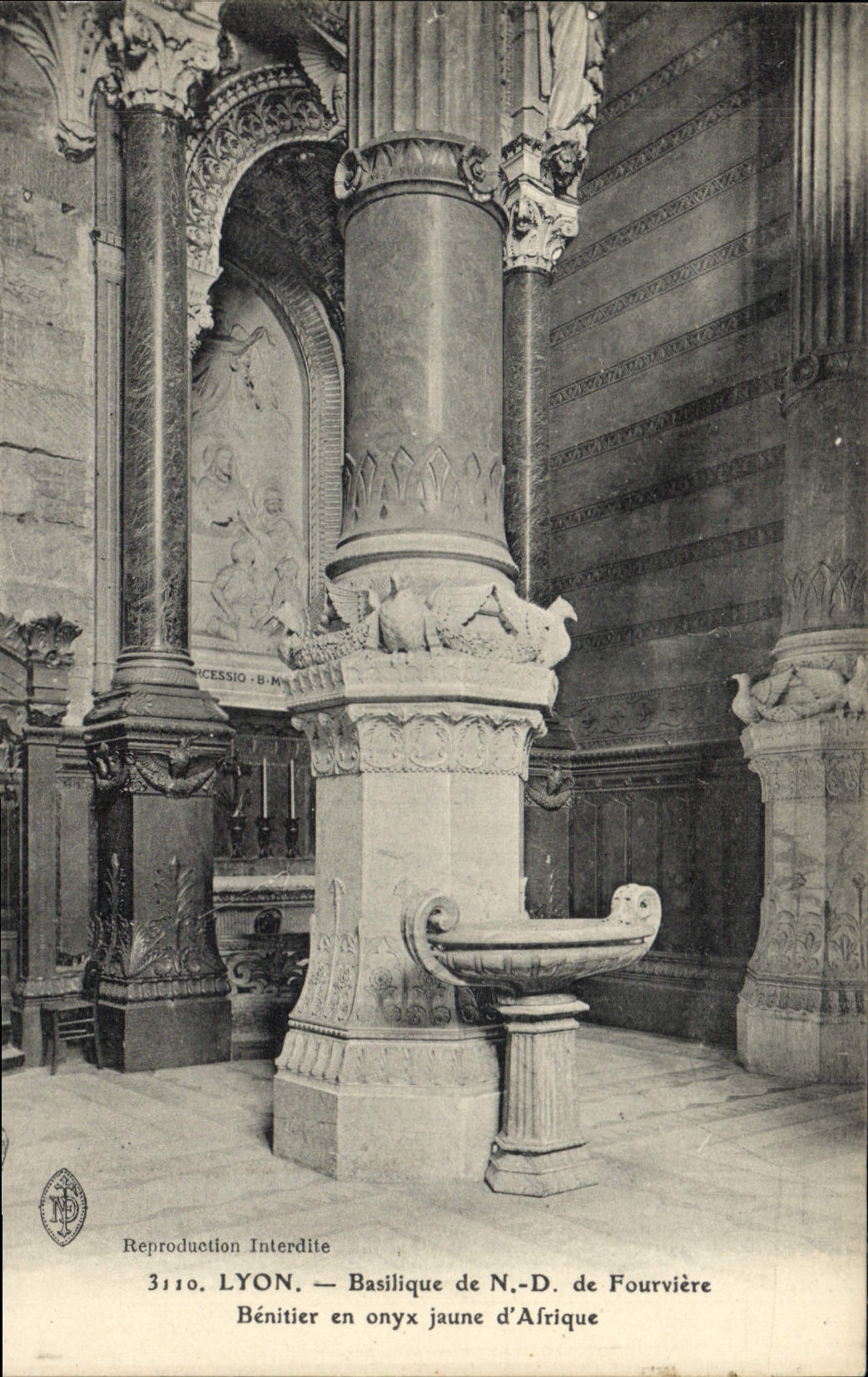 CPA Lyon Basilique de Notre Dame de Fourviere Benitier en onyx jaune d'Afrique