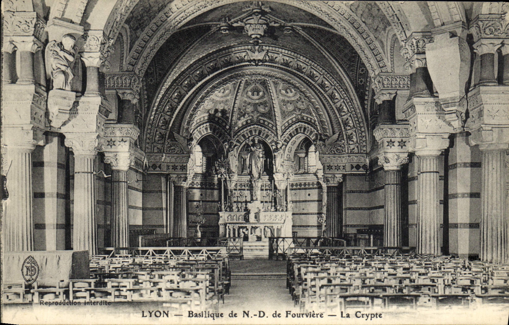 CPA Lyon Basilique de ND de Fourviere La Crypte