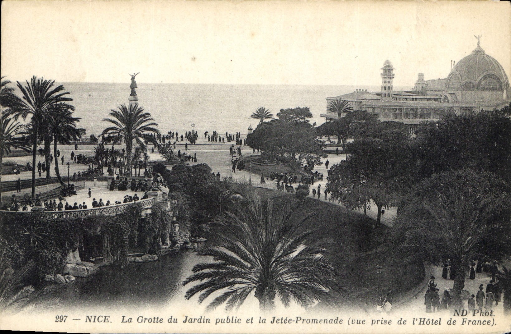 CPA Nice La Grotte du Jardin et la Jetee Promenade vue prise de l'Hotel de France