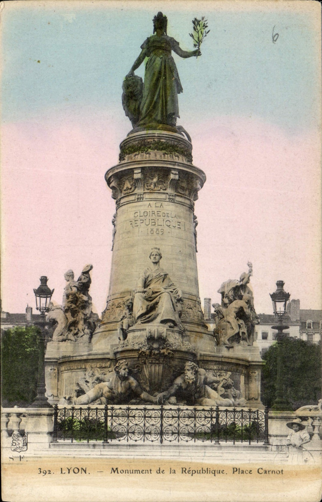 CPA Lyon Monument de la Republique Place Carnot