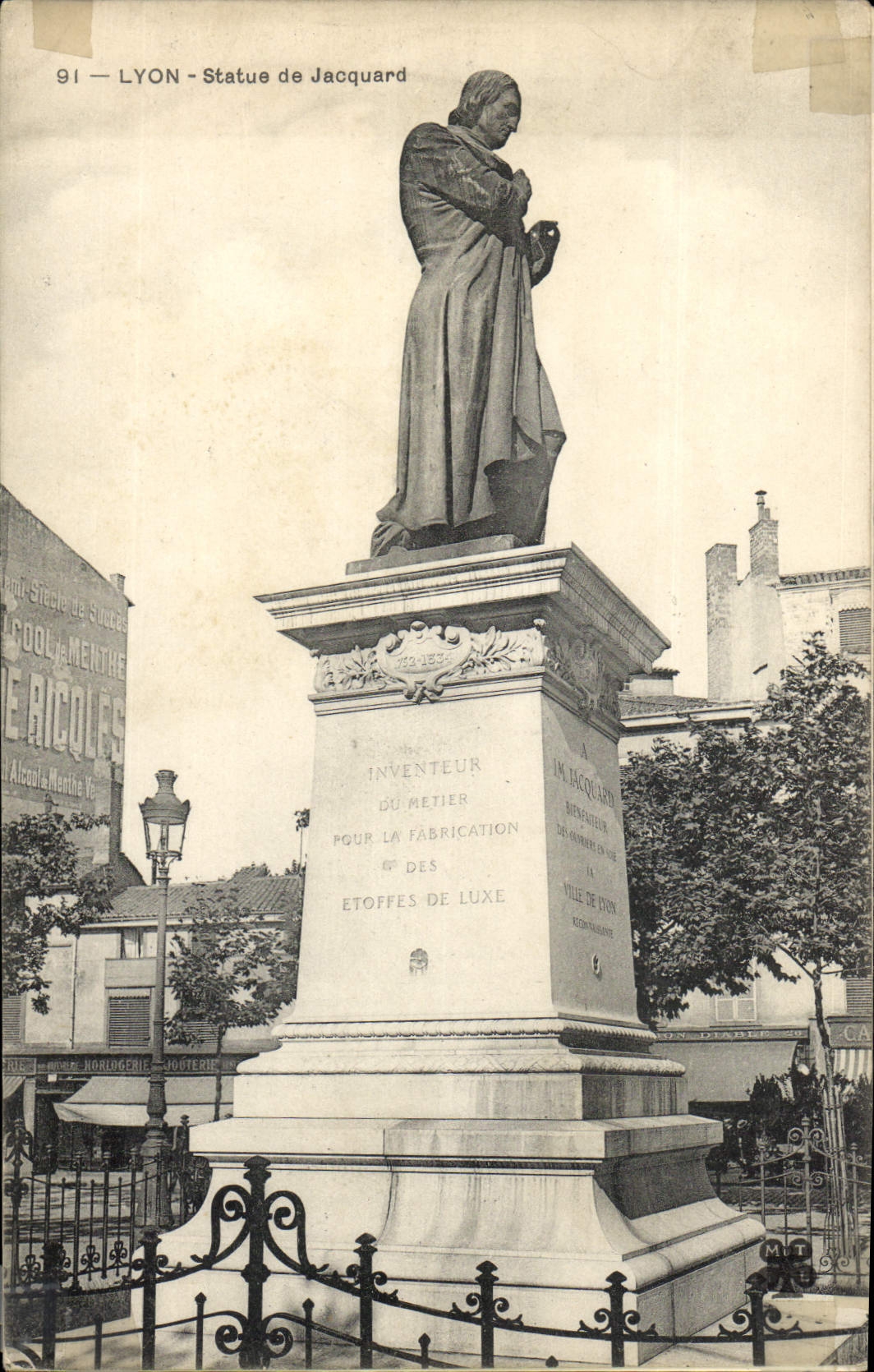 CPA Lyon Statue de Jacquard 