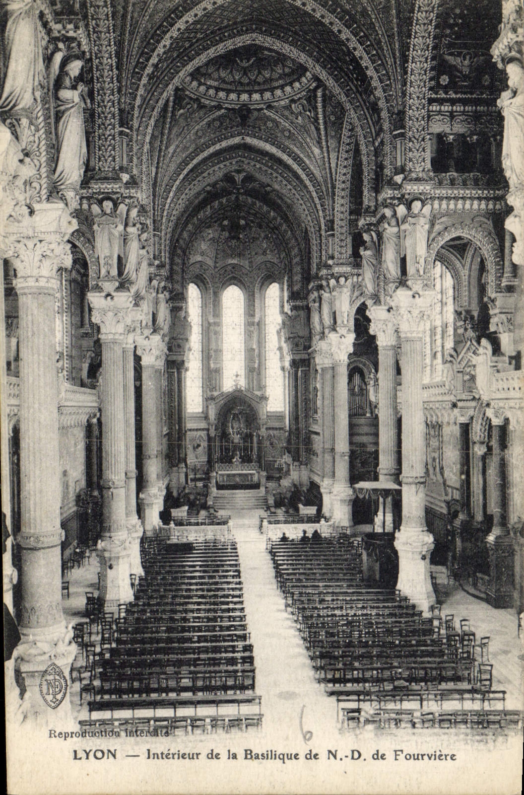 CPA Lyon Interieur de la Basilique de ND de Fourviere