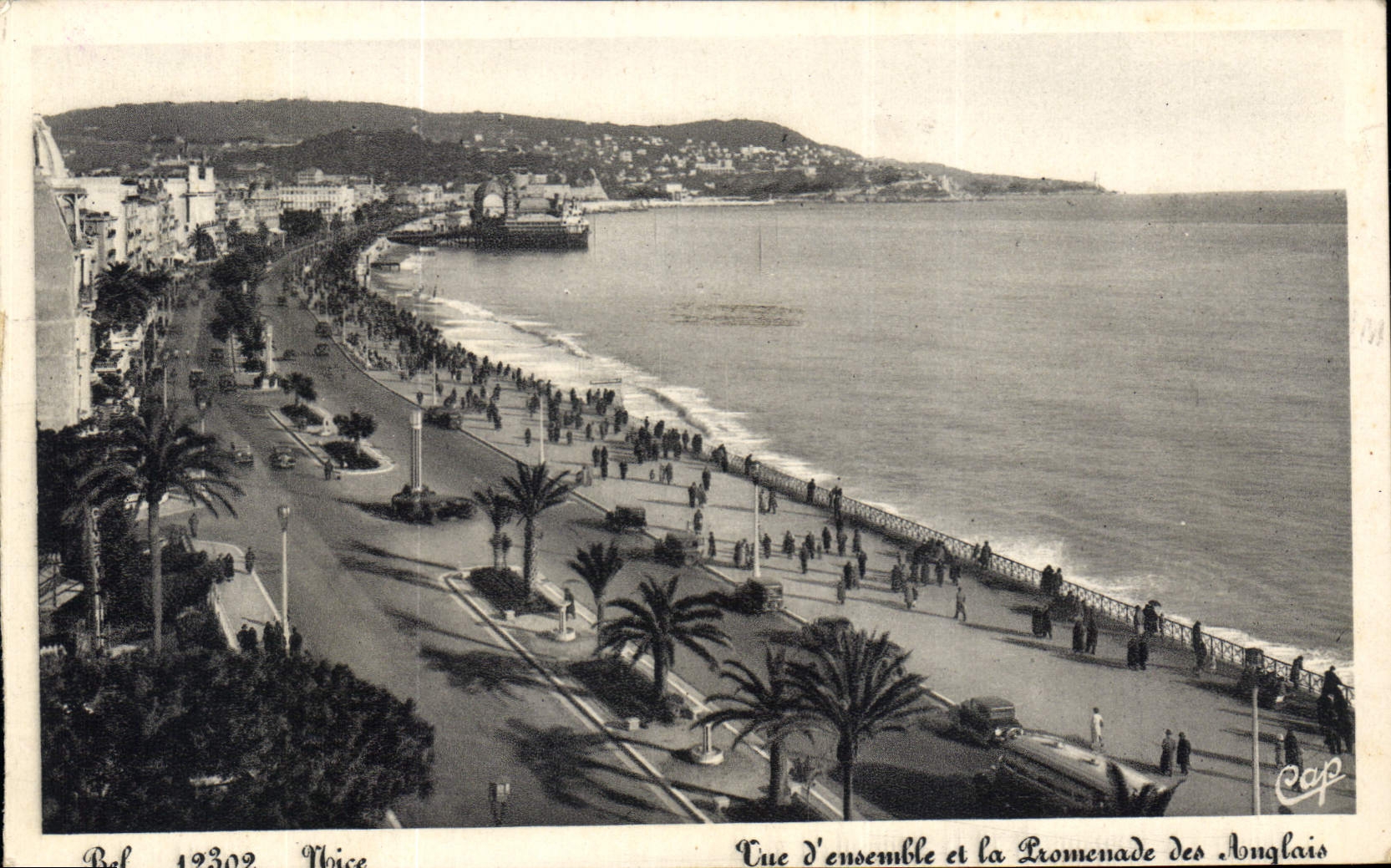 CPA Nice Vue d'ensemble et la Promenade des Anglais
