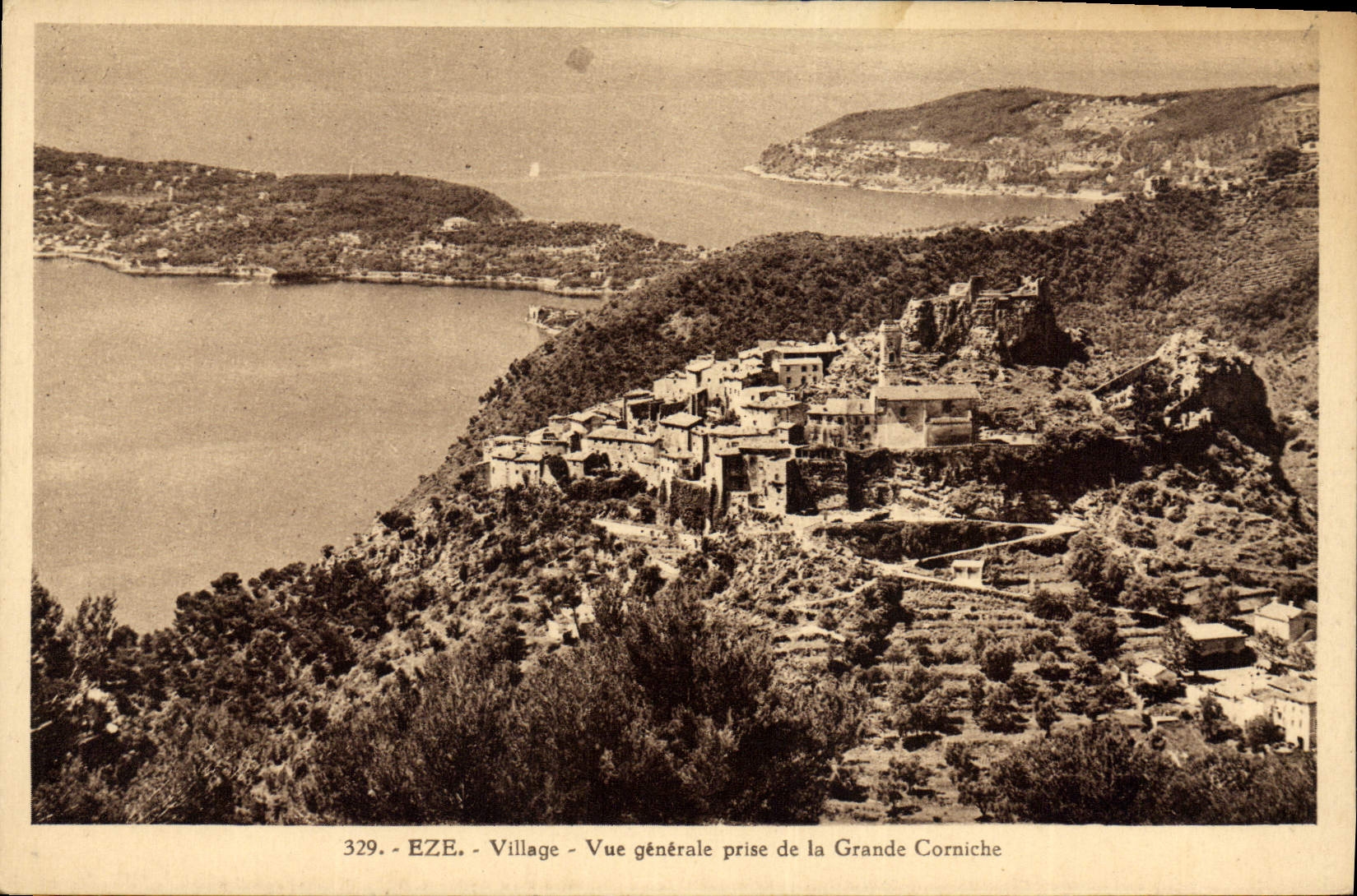 CPA Eze Village Vue generale prise de la Grande Corniche 