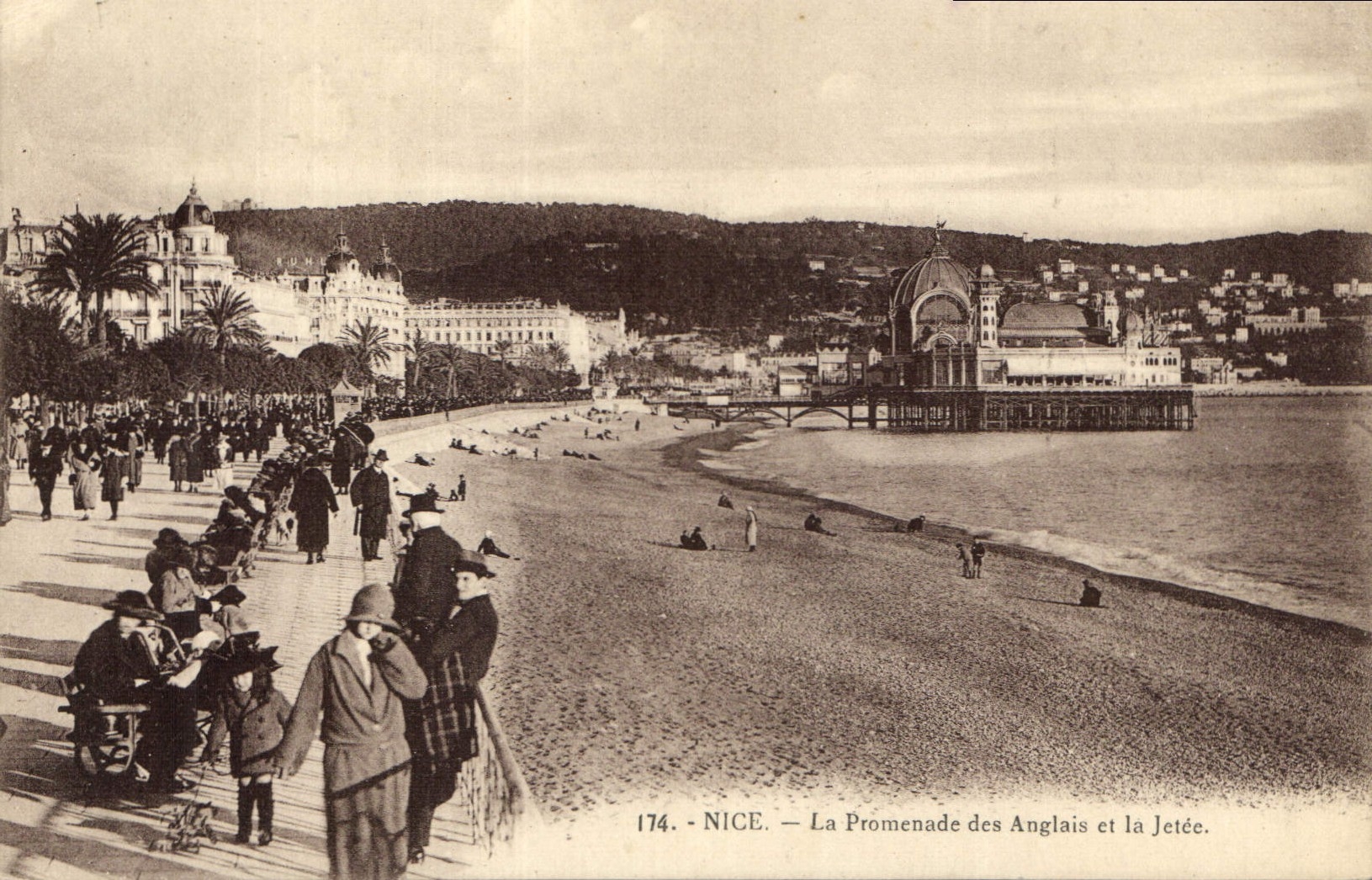 CPA Nice La Promenade des Anglais et la Jetee