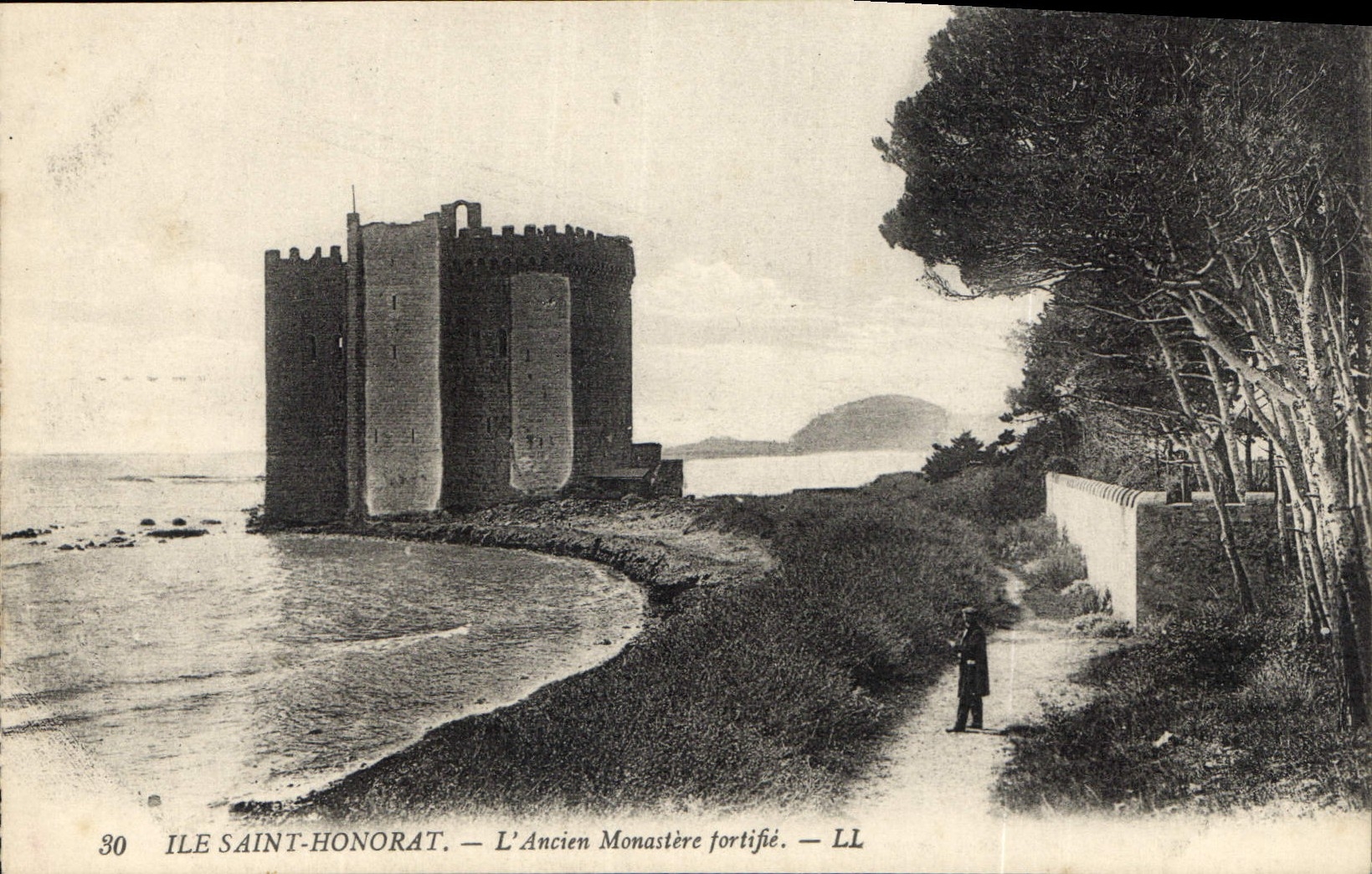 CPA Ile Saint Honorat L'Ancien Monastere fortifie