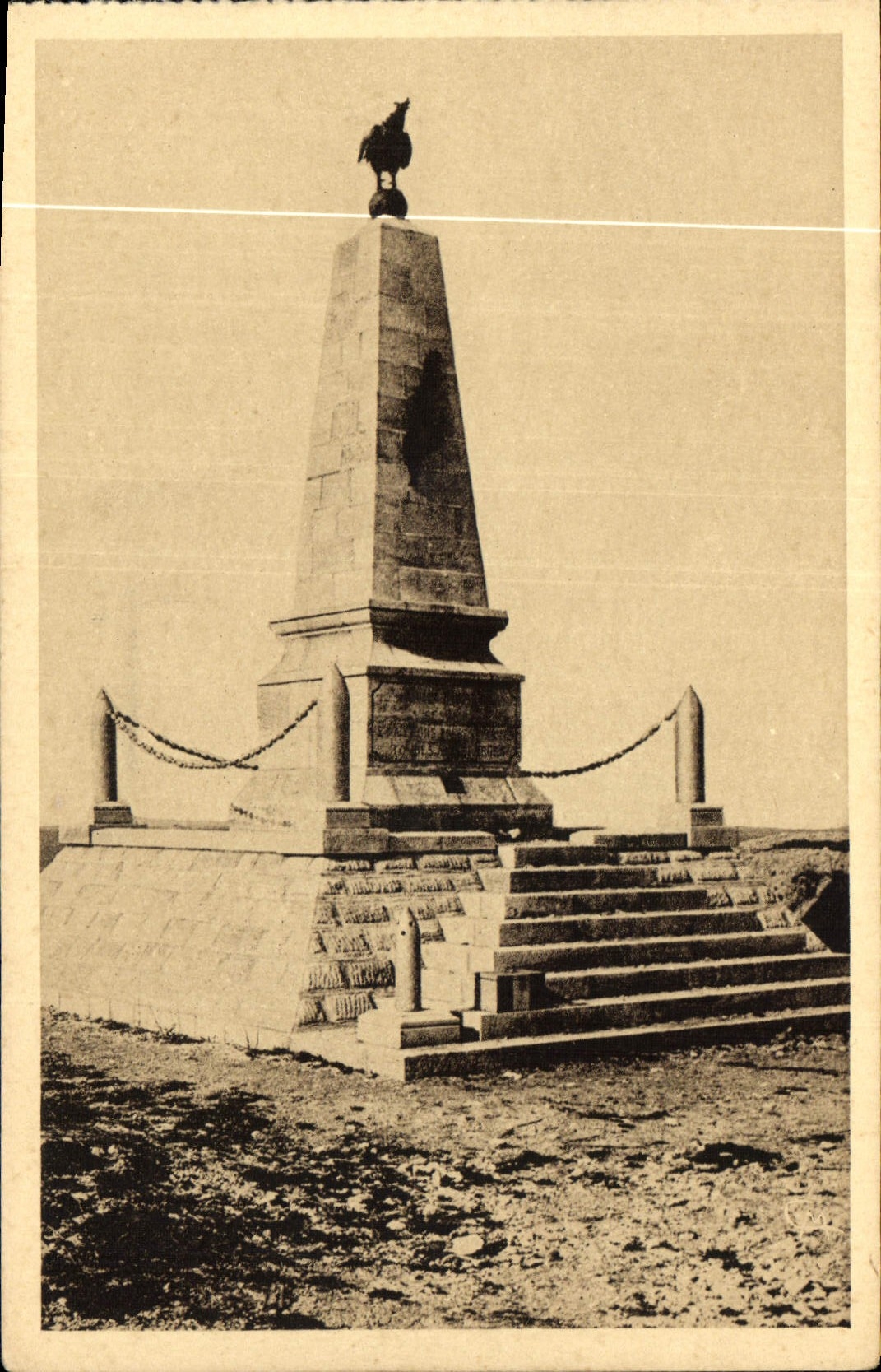 CPA Les Eparges Monument eleve au sommet de l'Eperon
