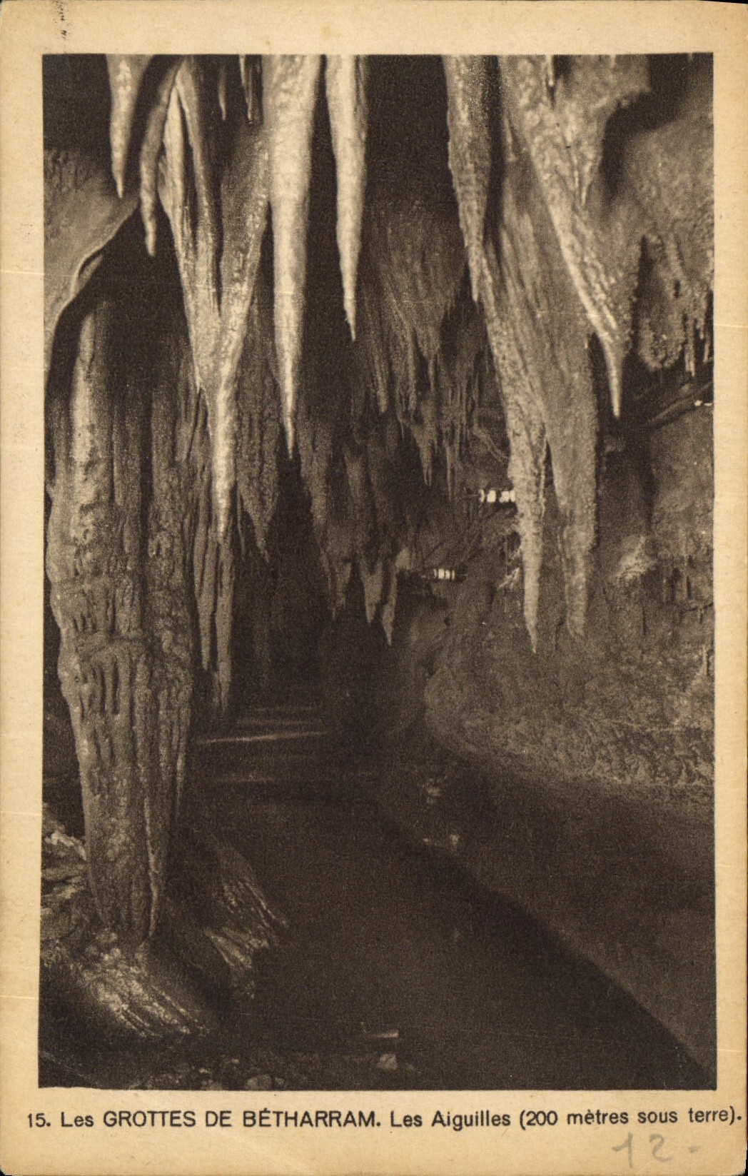 CPA Les Grottes de Betharram Les Aiguilles 