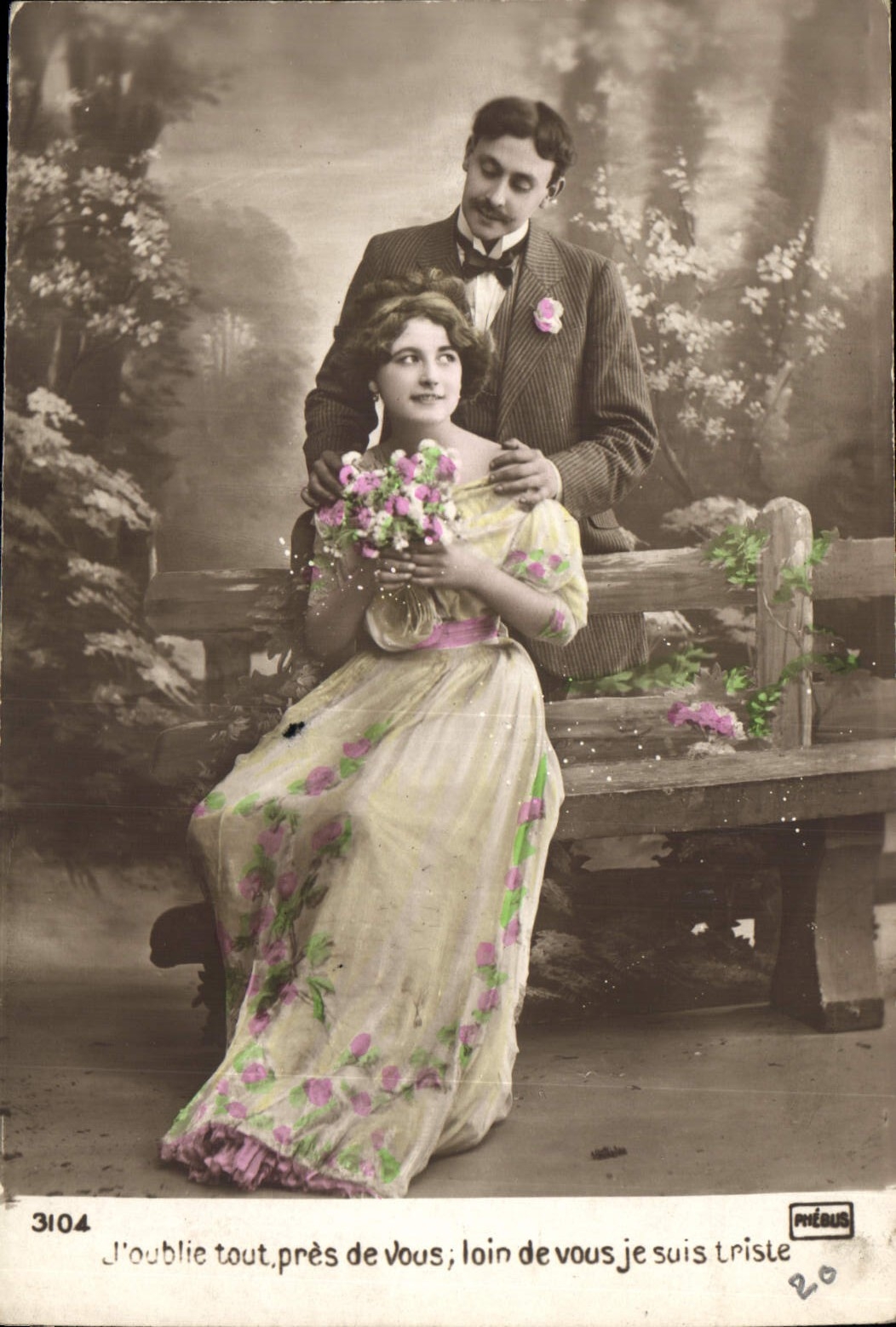 CPA J'oublie tout pres de vous loin de vous je suis triste Femme