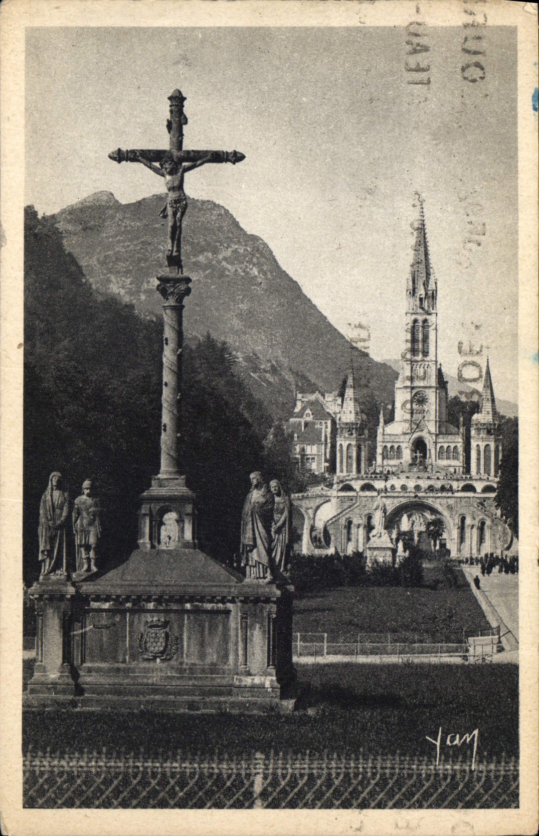 CPA Lourdes Basilique et le Calvaire Breton 