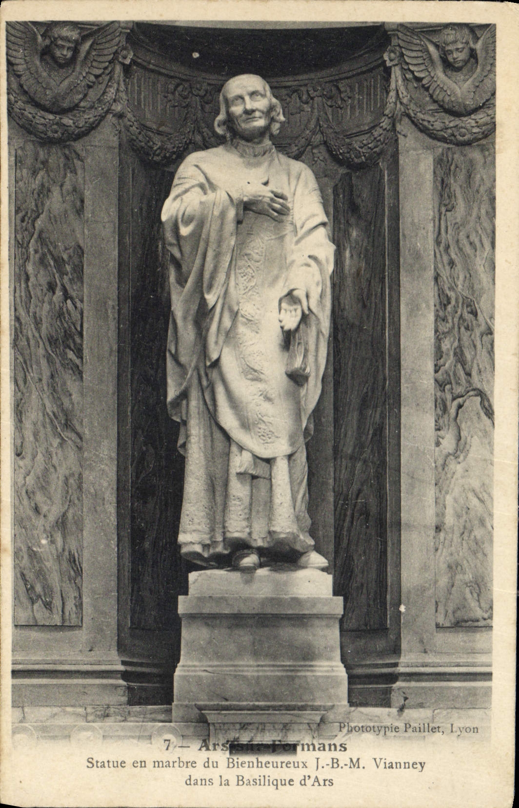 CPA Statue en marbre du Bienheureux Vianney
