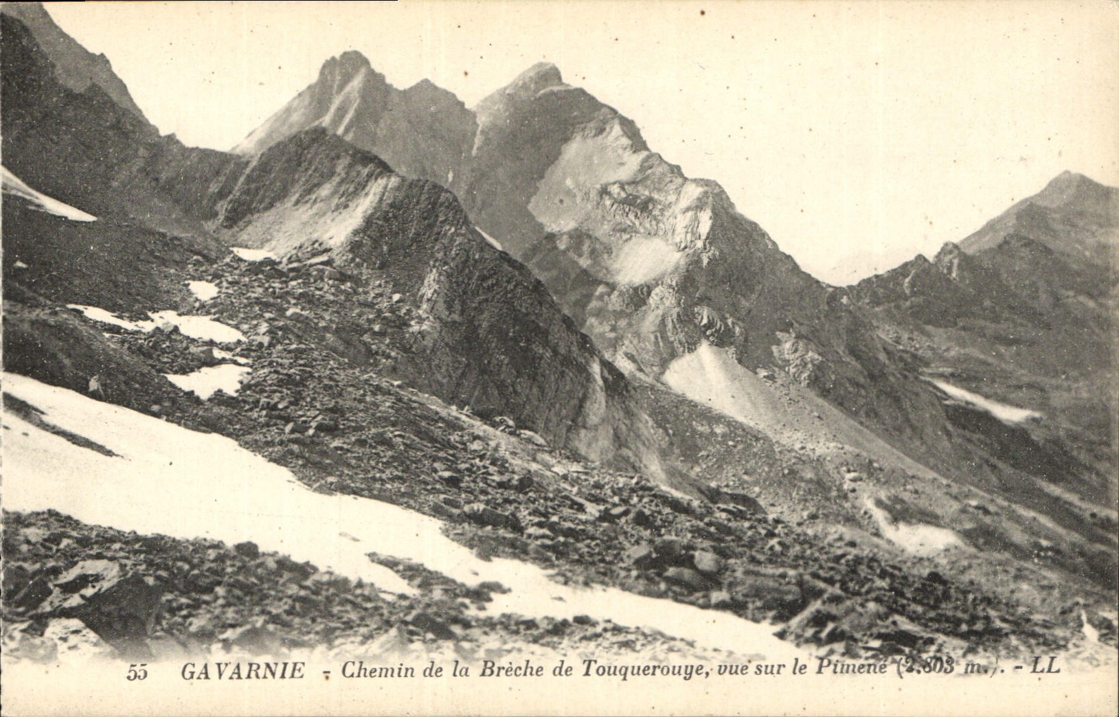 CPA Gavarnie Chemin de la Breche de Touquerouge vue sur 