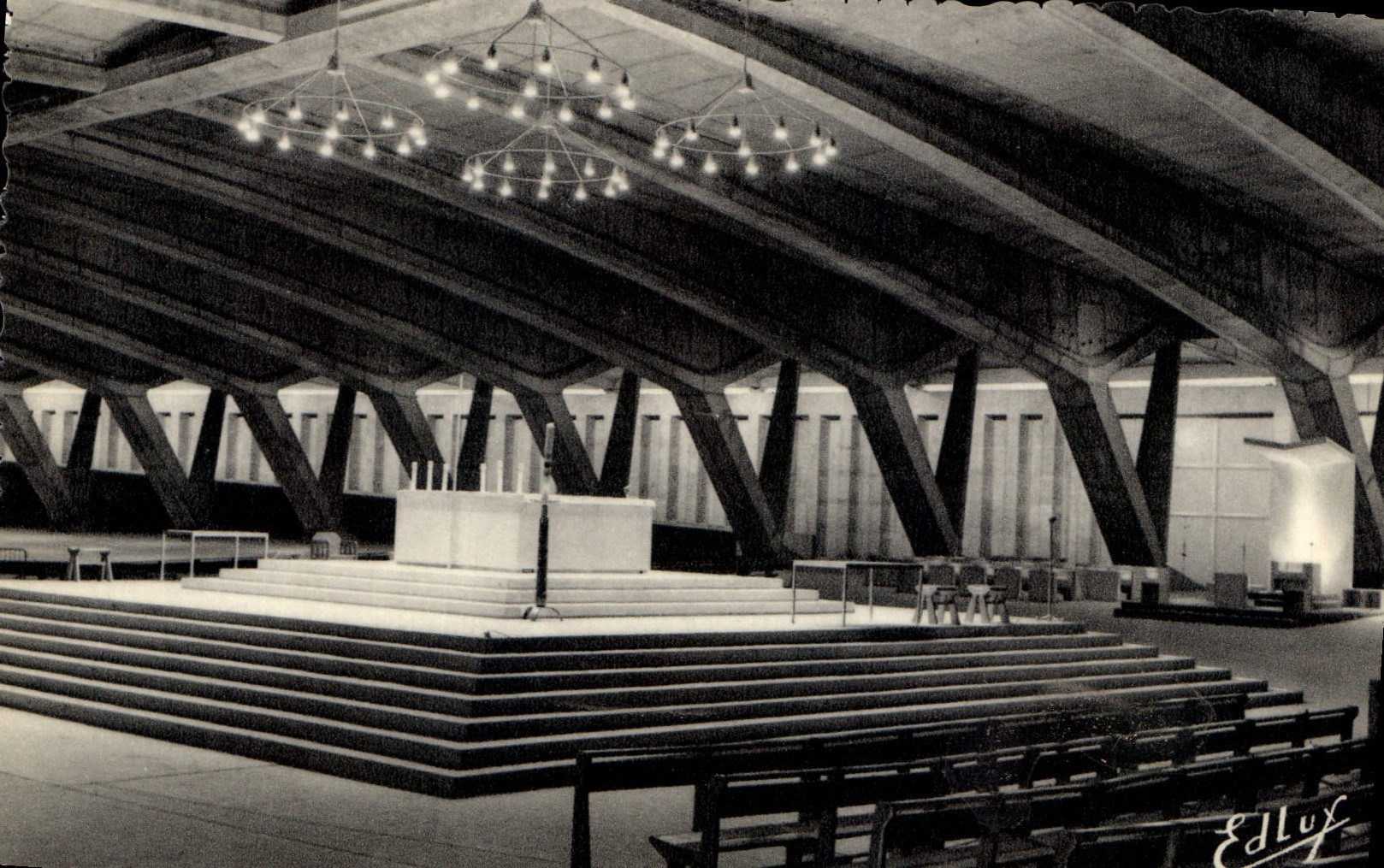 CPA Lourdes La Basilique Souterraine St Pie X Consacree le 25 Mars 1958 