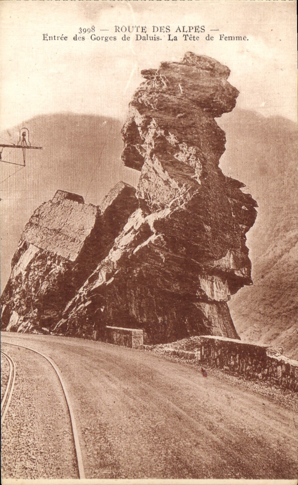 CPA Route des Alpes Entree des Gorges de Daluis La Tete de Femme 