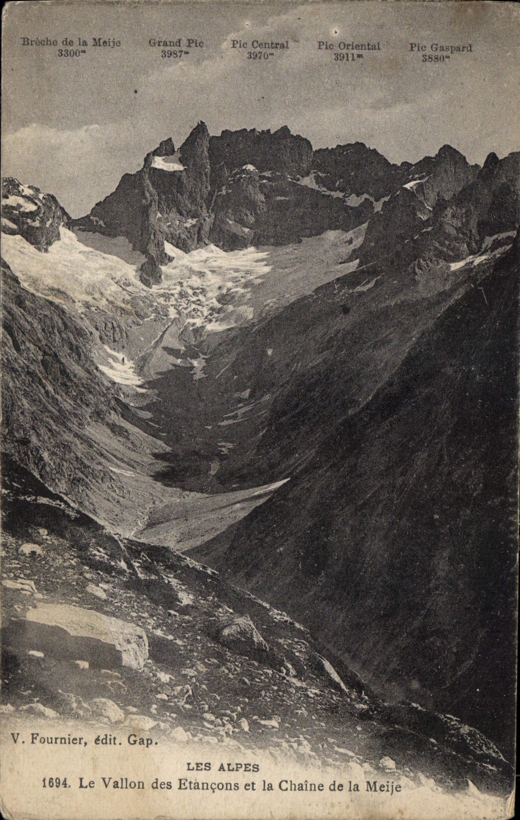 CPA Les Alpes Le Vallon des Etancons et la Chaine de la Meije