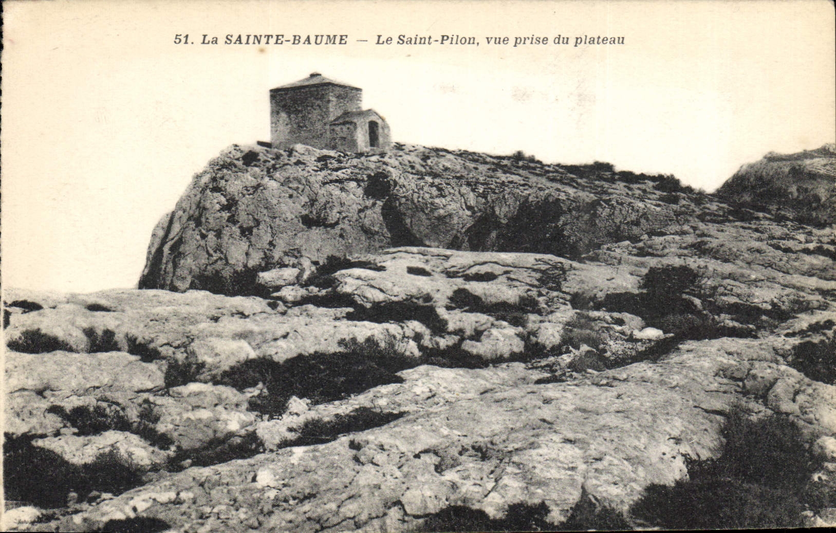 CPA La Sainte Baume Le Saint Pilon vue prise du Plateau 