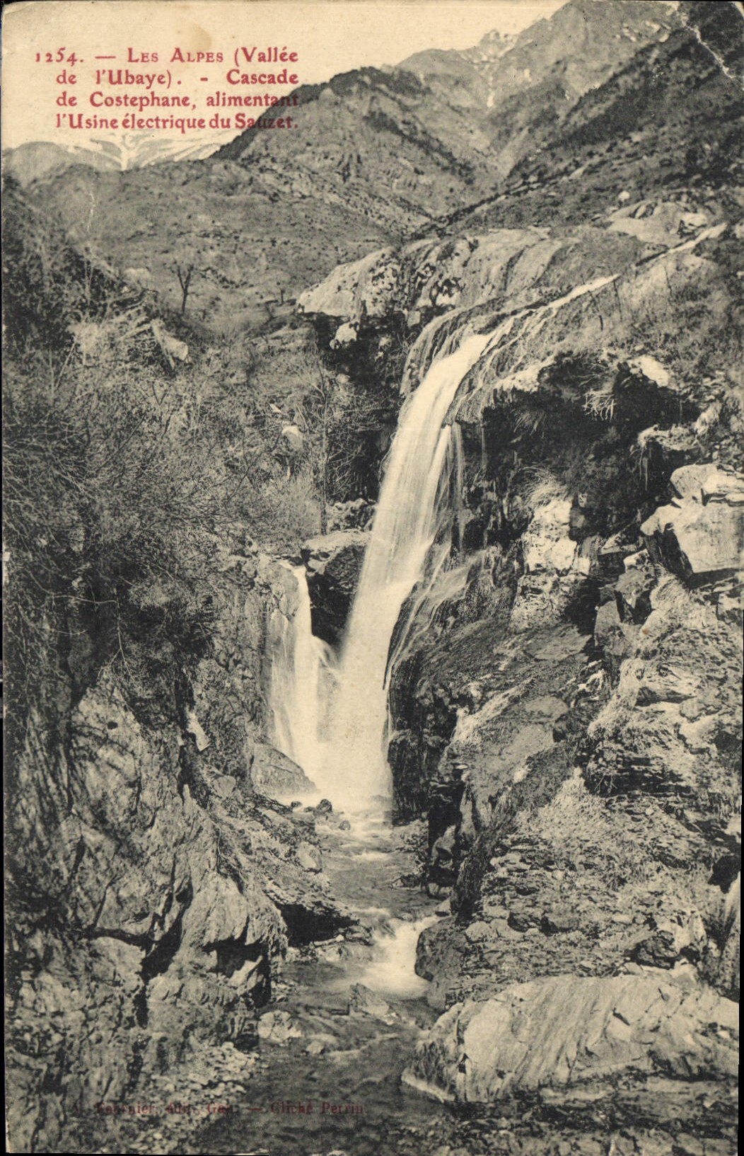 CPA Les Alpes Vallee de l'Ubaye Cascade d'Costephane alimentant l'Usine electrique du Sauret