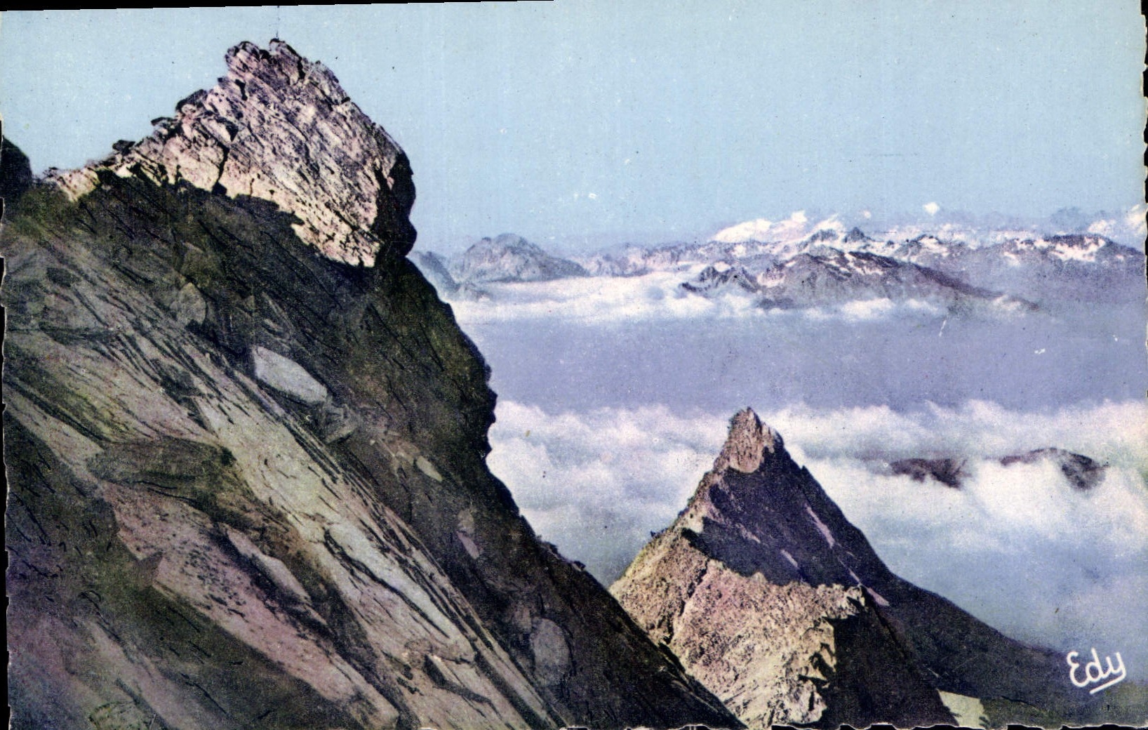 CPA Les Alpes Pittoresque Deux Sommets Altiers emergent des nuages