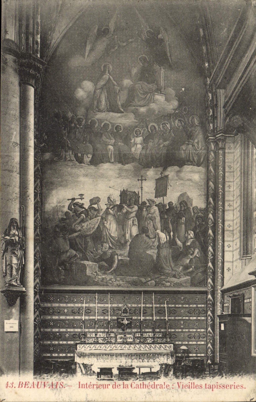 CPA Beauvais Interieure de la Cathedrale Vieilles Tapisseries 
