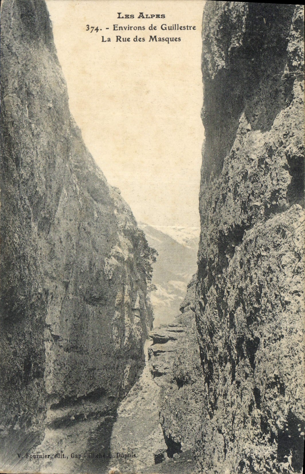 CPA Les Alpes Environs de Guillestre a Rue des Masques 