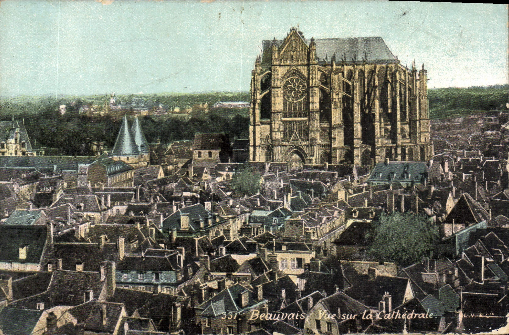 CPA Beauvais vue sur la Cathedrale  
