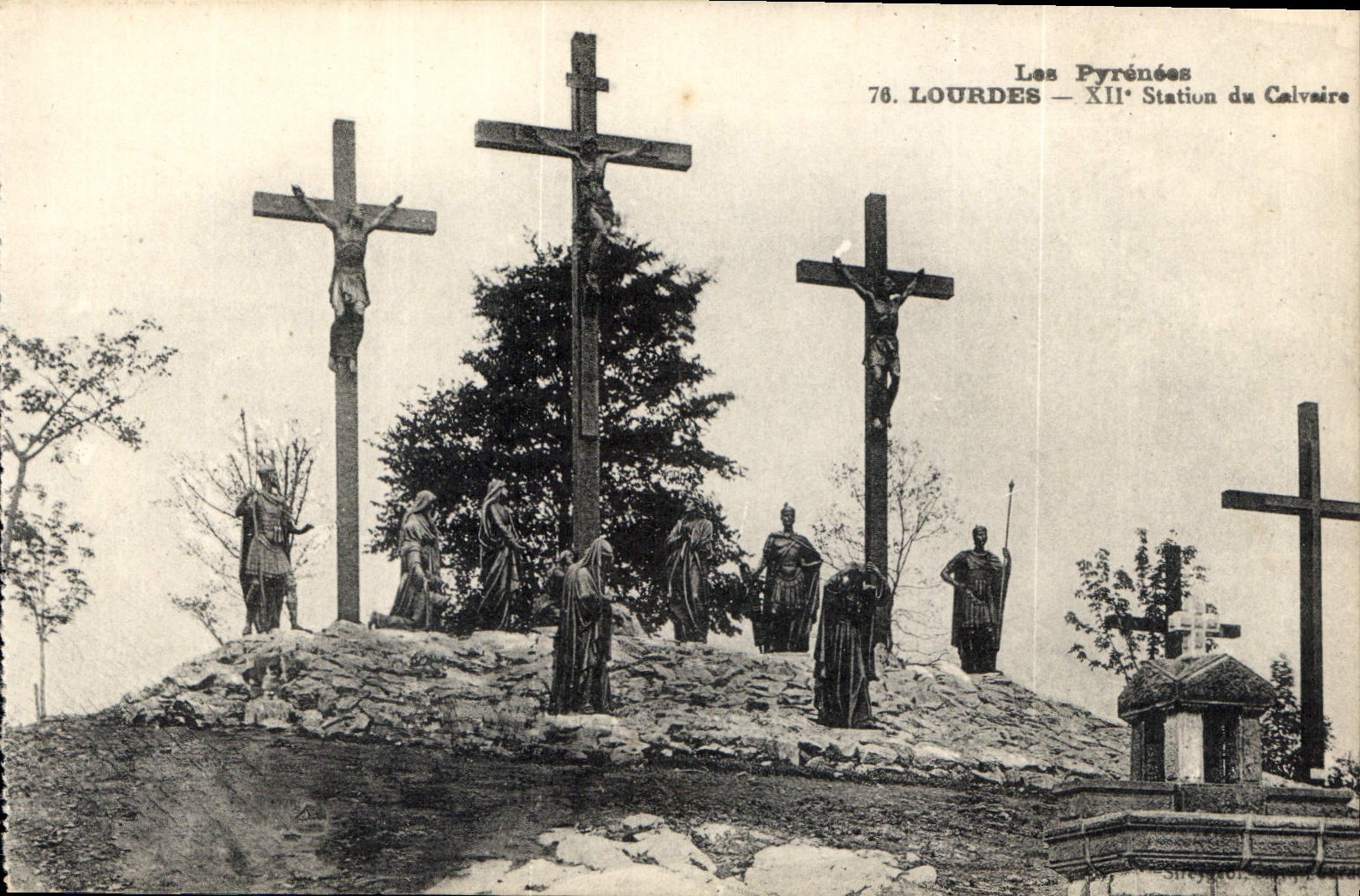 CPA Les Pyrenees Lourdes XII Station de Calvaire 