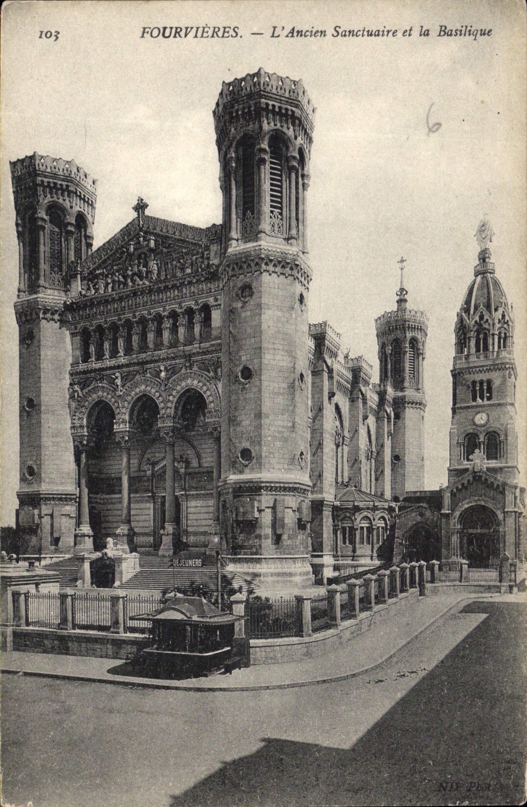 CPA Fourvierres L'Ancien Sanctuaire et la Basilique 