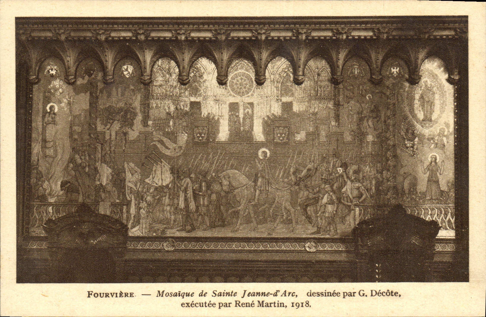 CPA Fourvierre Mosaique de Sainte Jeanne d'Arc dessinee par G Decote 