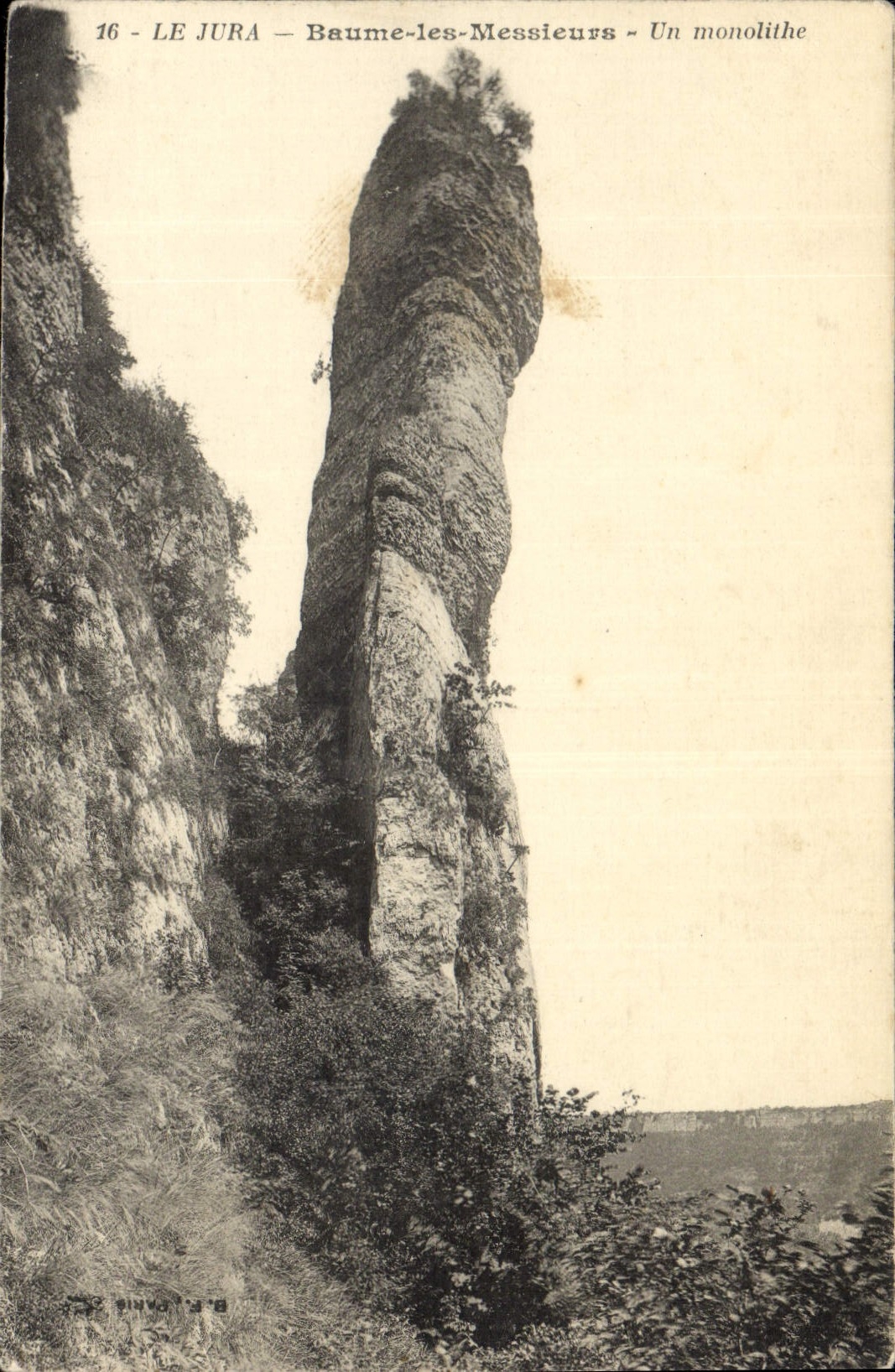 CPA Le Jura Baume les Messieurs un monolithe 
