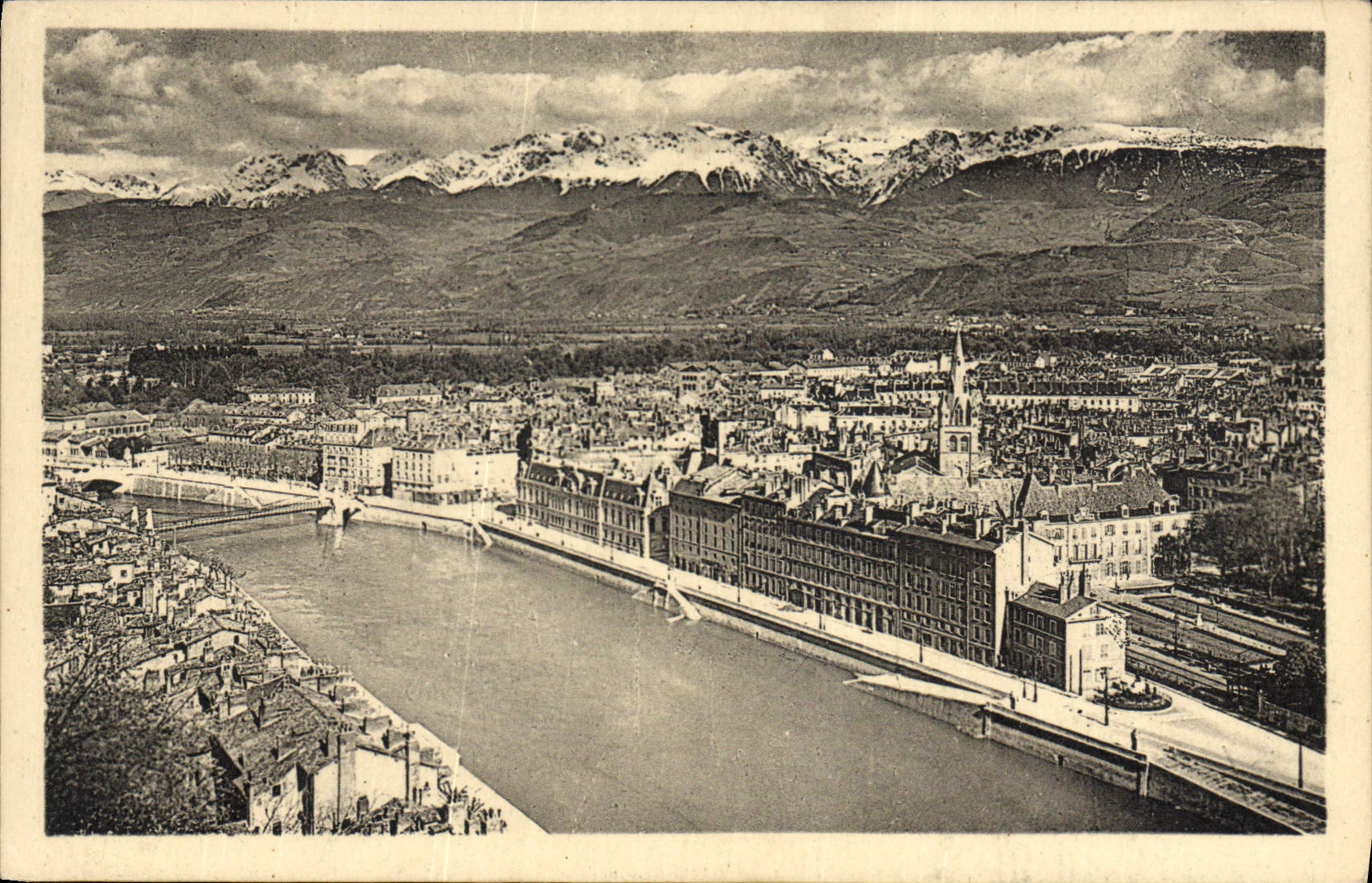 CPA Grenoble Panorama l'Isere et les Alpes 