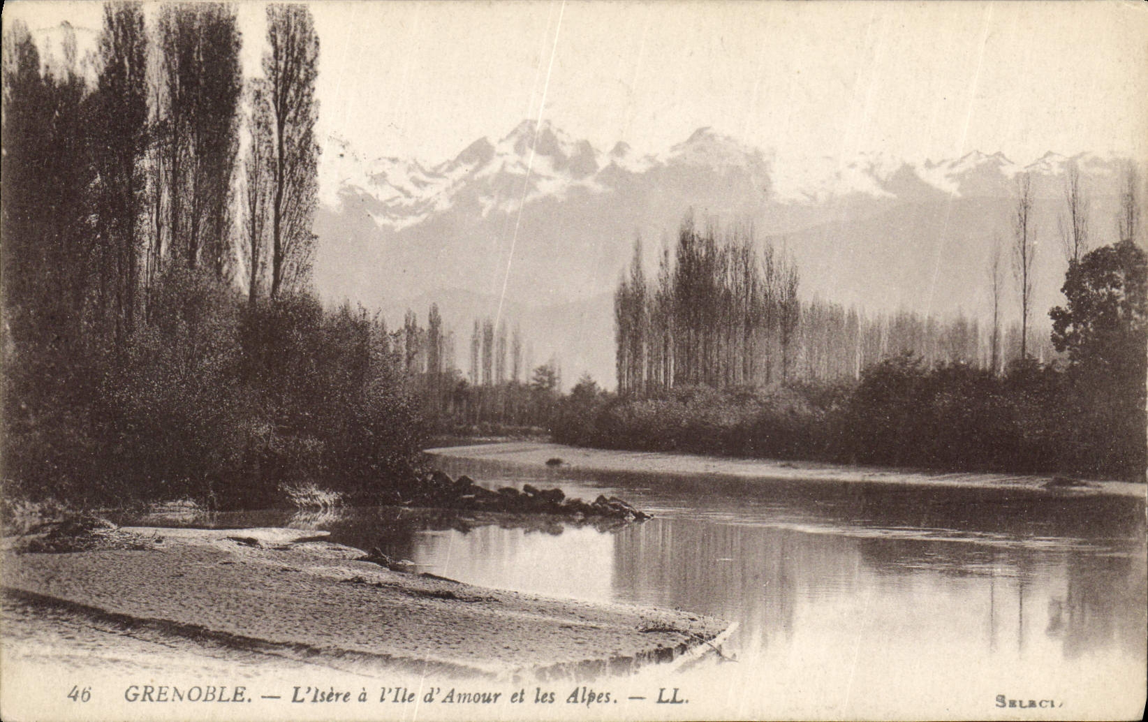 CPA Grenoble l'Isere a l'Ile d'Amoir et les Alpes 