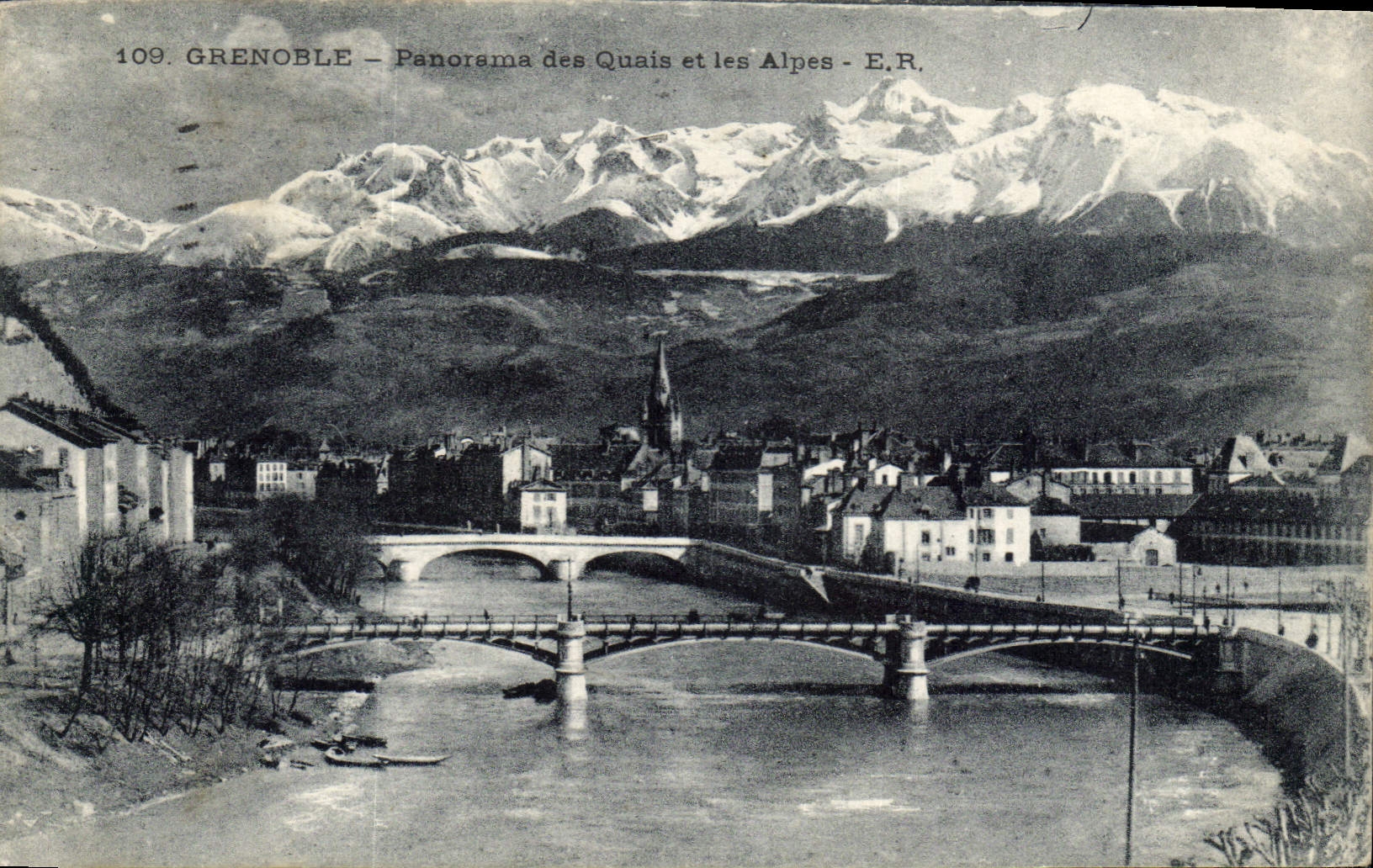 CPA Grenoble Panorama des Quais et les Alpes 