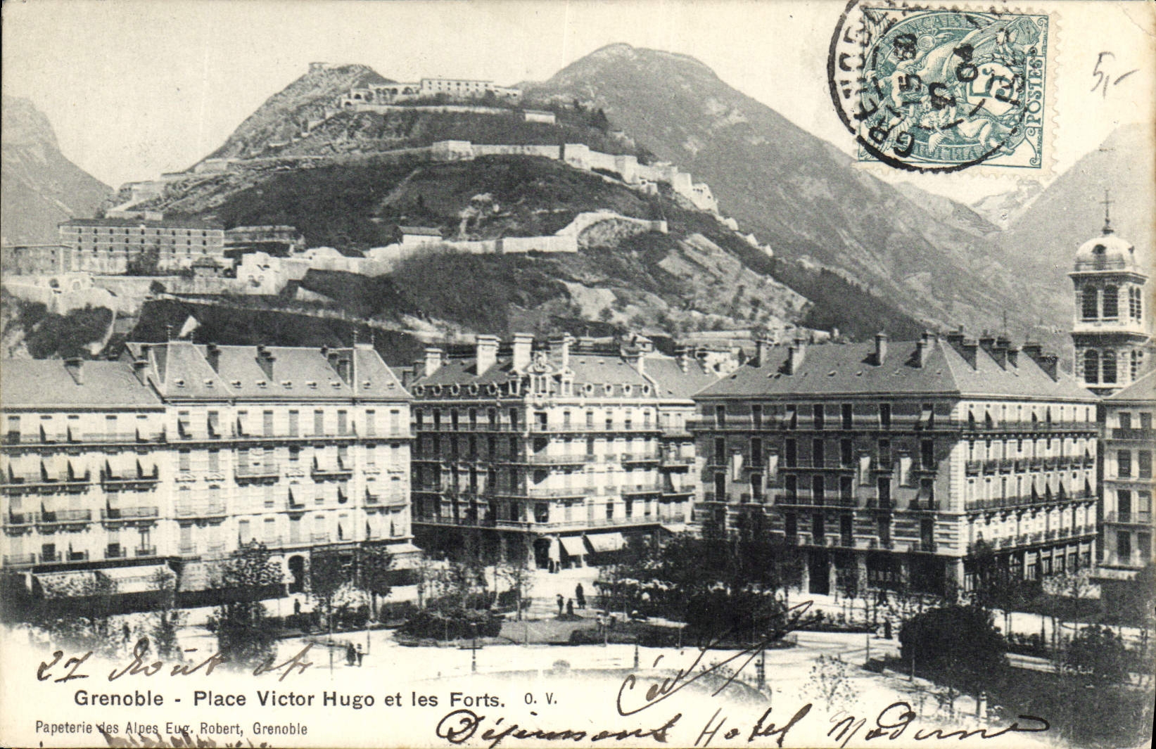 CPA Grenoble Place Victor Hugo et les Forts 
