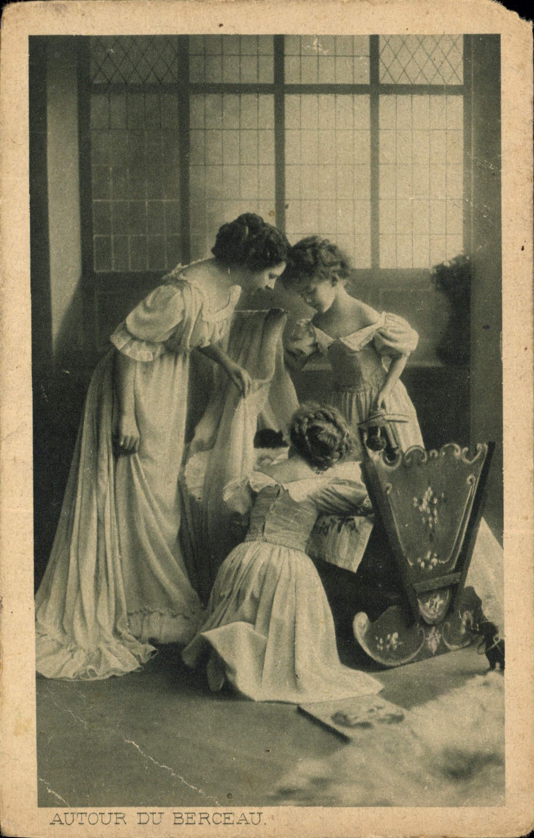 CPA Autour du Berceau