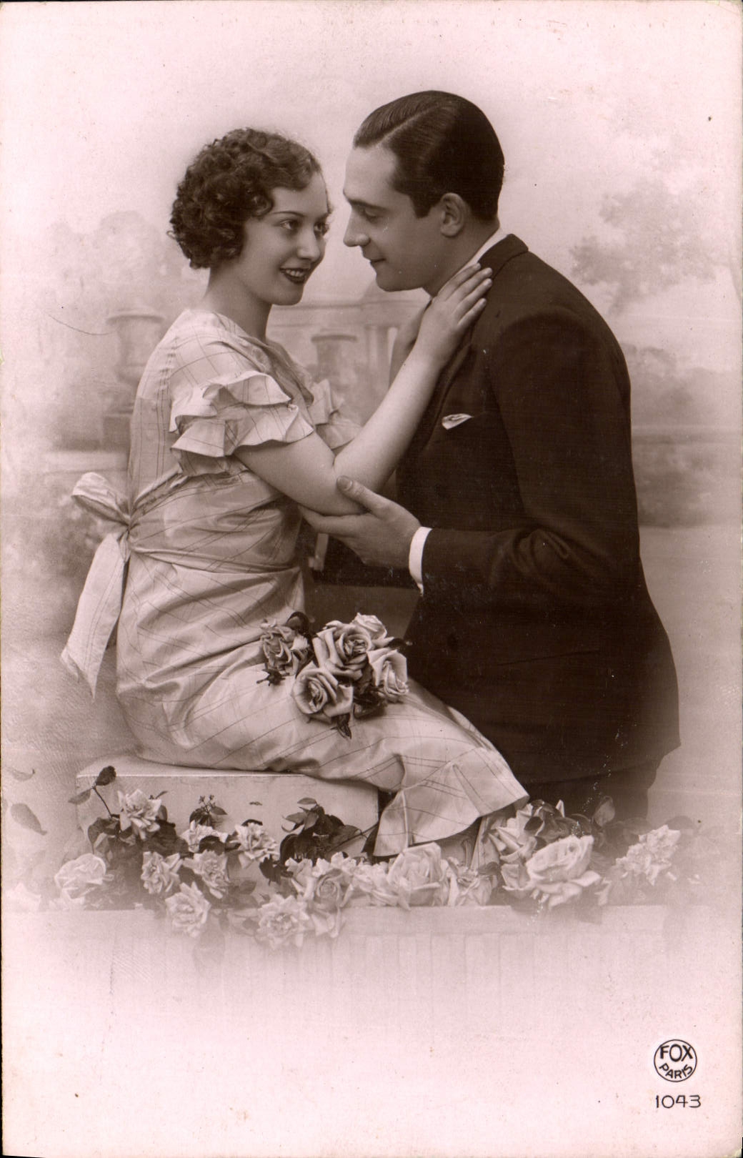 CPA Joyeus Fete Femme