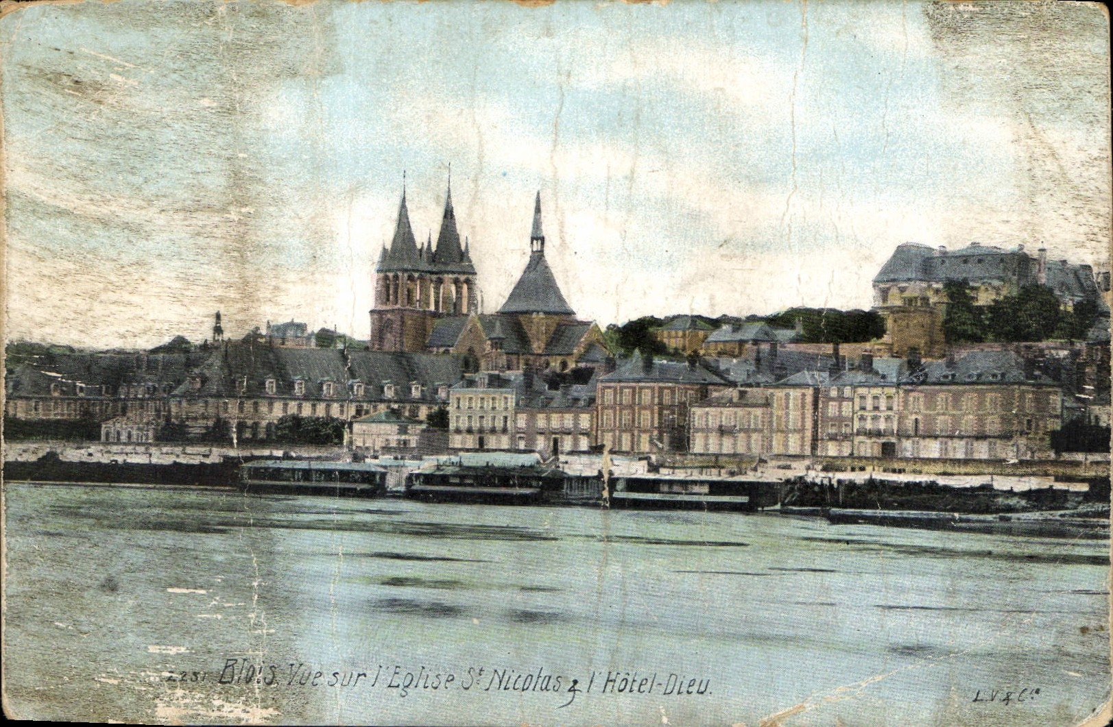CPA Blois Vue sur l'Eglise St Nicolas l'Hotel Dieu 