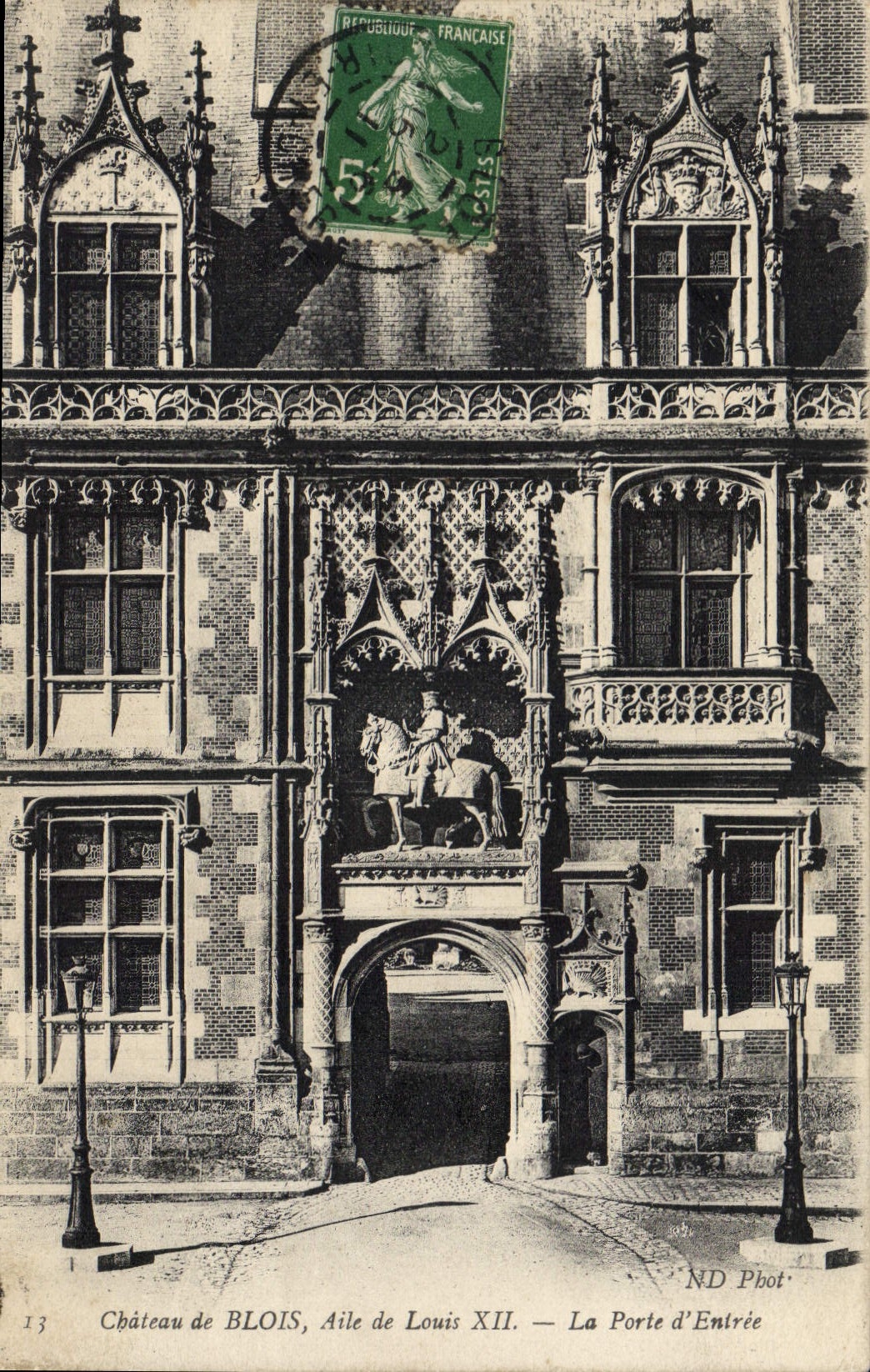 CPA Chateau de Blois Aile de Louis XII la Porte d'Entree