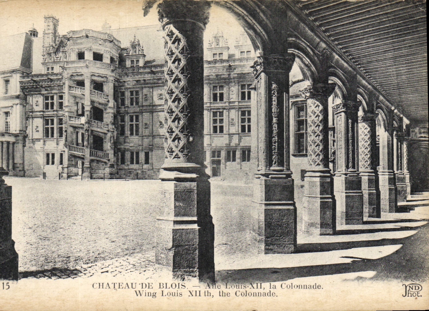 CPA Chateau de Blois Aile Louis XII la Collonade 