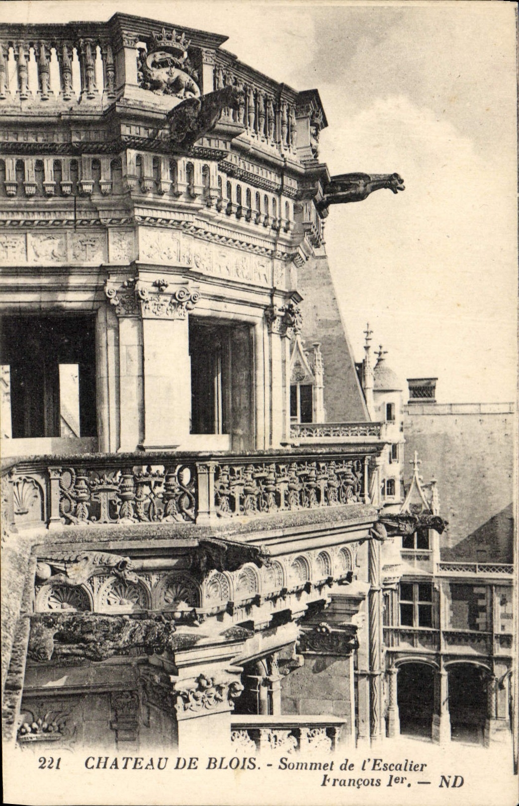 CPA Chateau de Blois Sommet du l'Escalier Francois 
