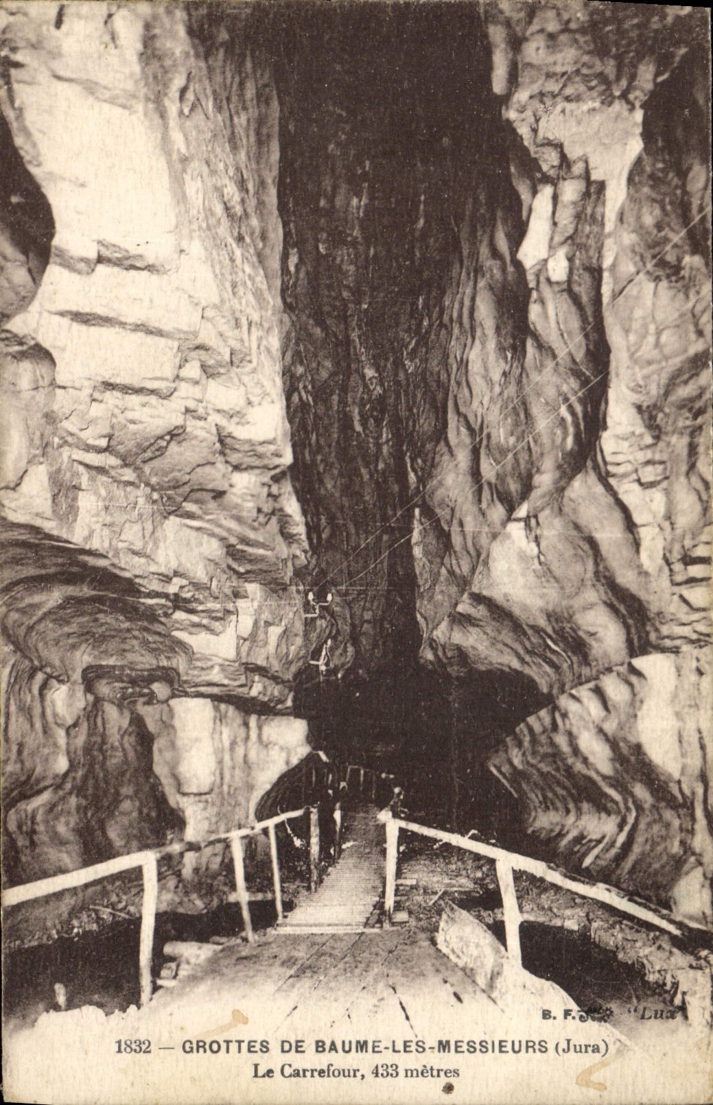 CPA Grottes de Baume Les Messieurs Jura Le Carrefour 433 metres