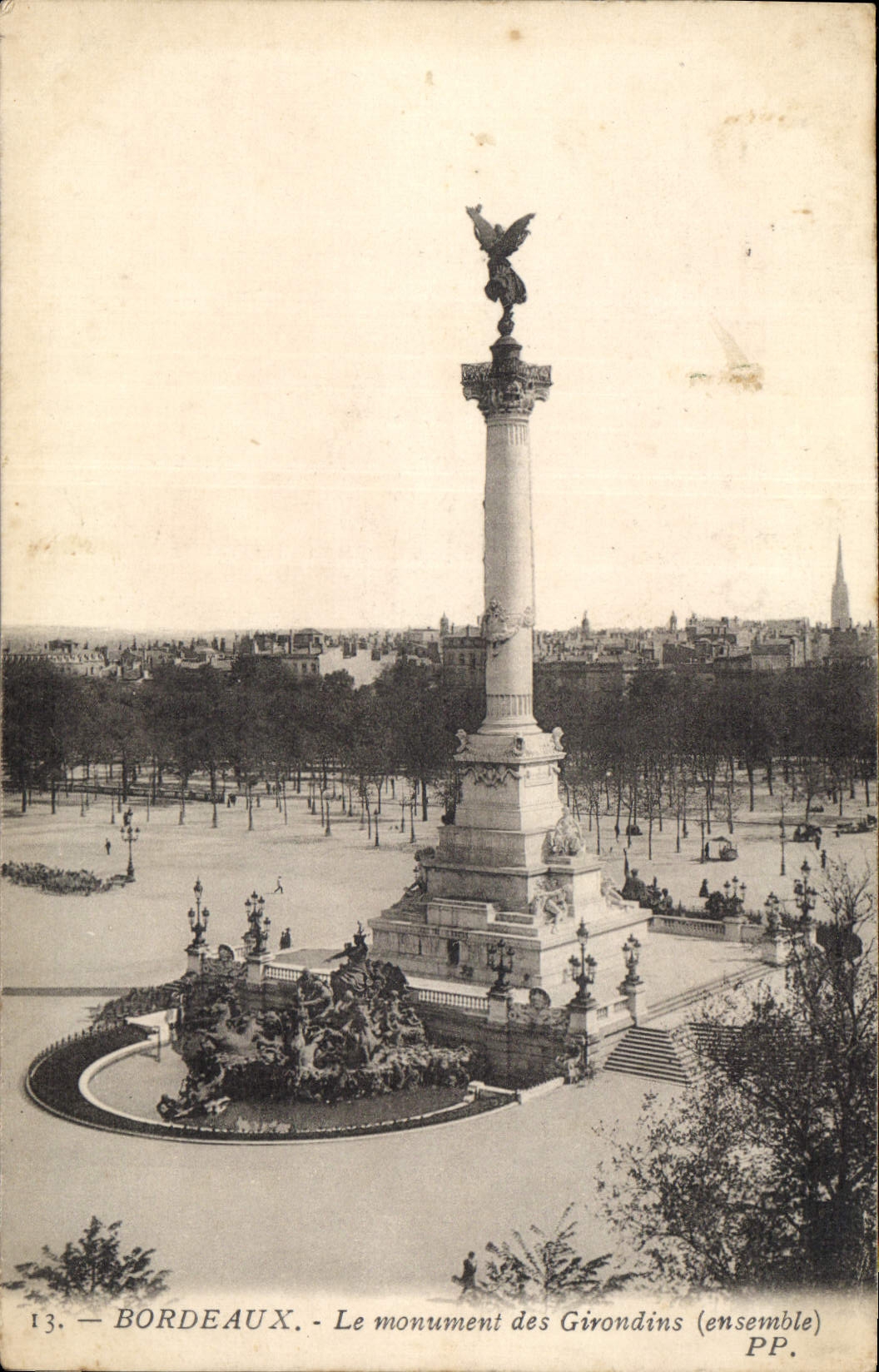 CPA Bordeaux Le Monument des Girondins ensemble