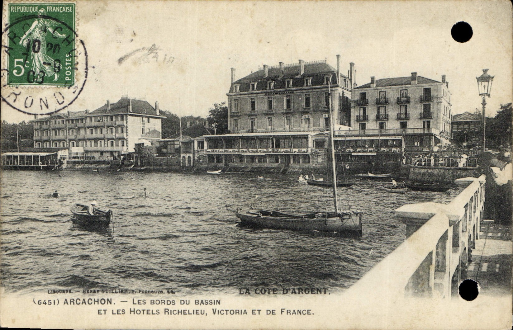 CPA Arcachon Les Bords du Bassinet les Hotels Richlieu Victoria et le France