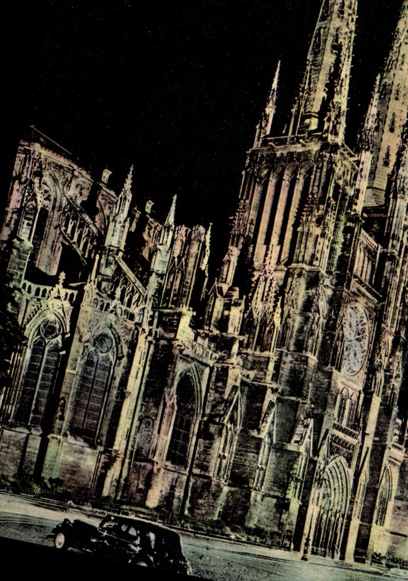 CPA Bordeaux Gironde Bordeaux la nuit La Cathedrale Saint Andre